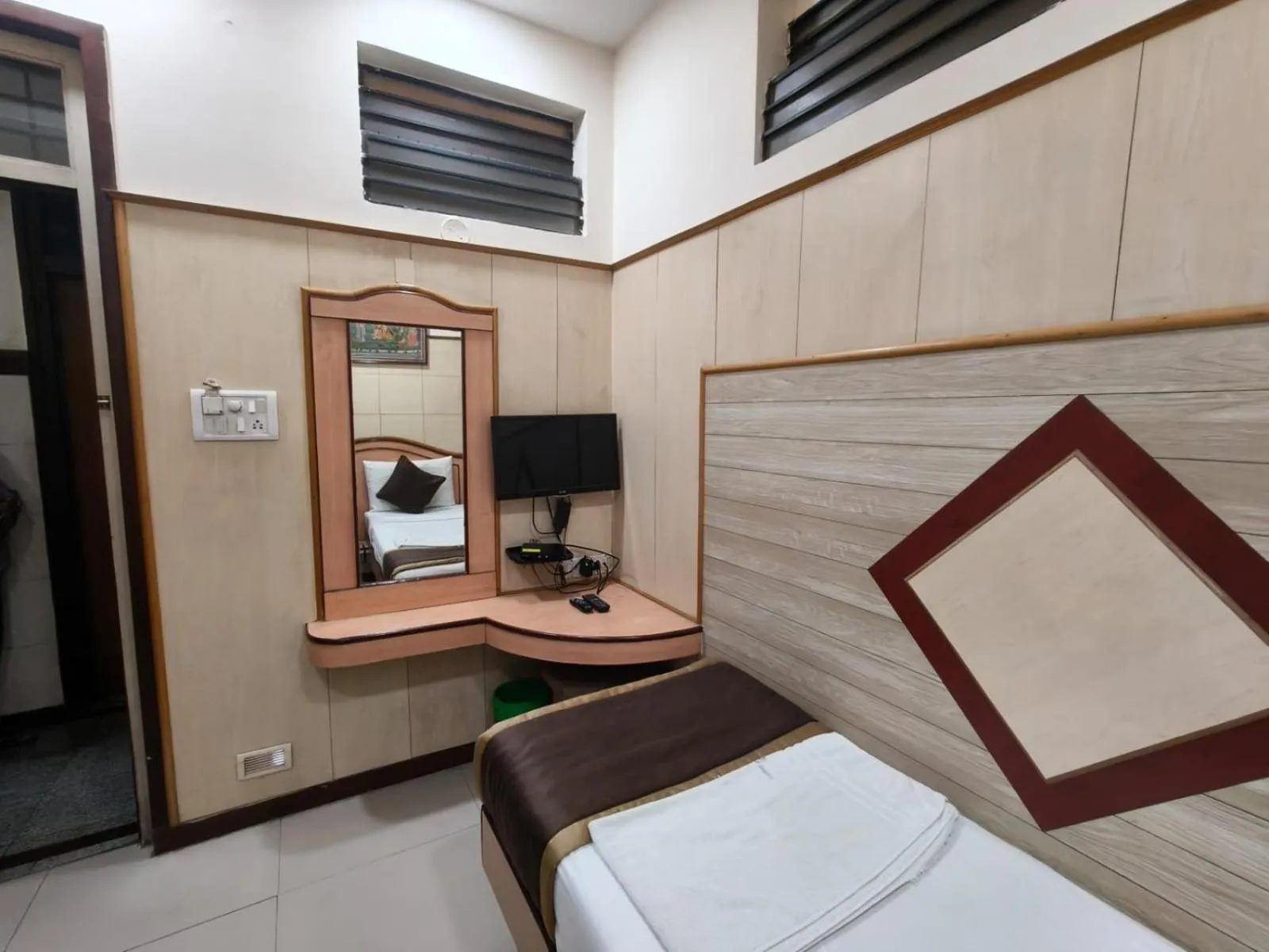 Bed in Anand Regency Majestic