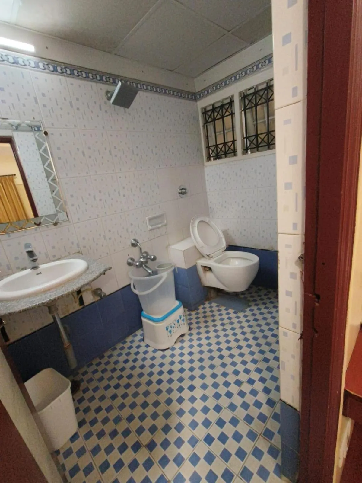 Toilet in Anand Regency Majestic