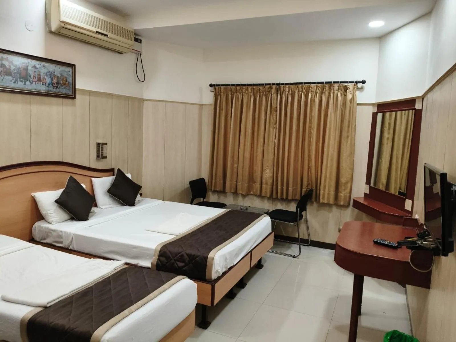 Bed in Anand Regency Majestic