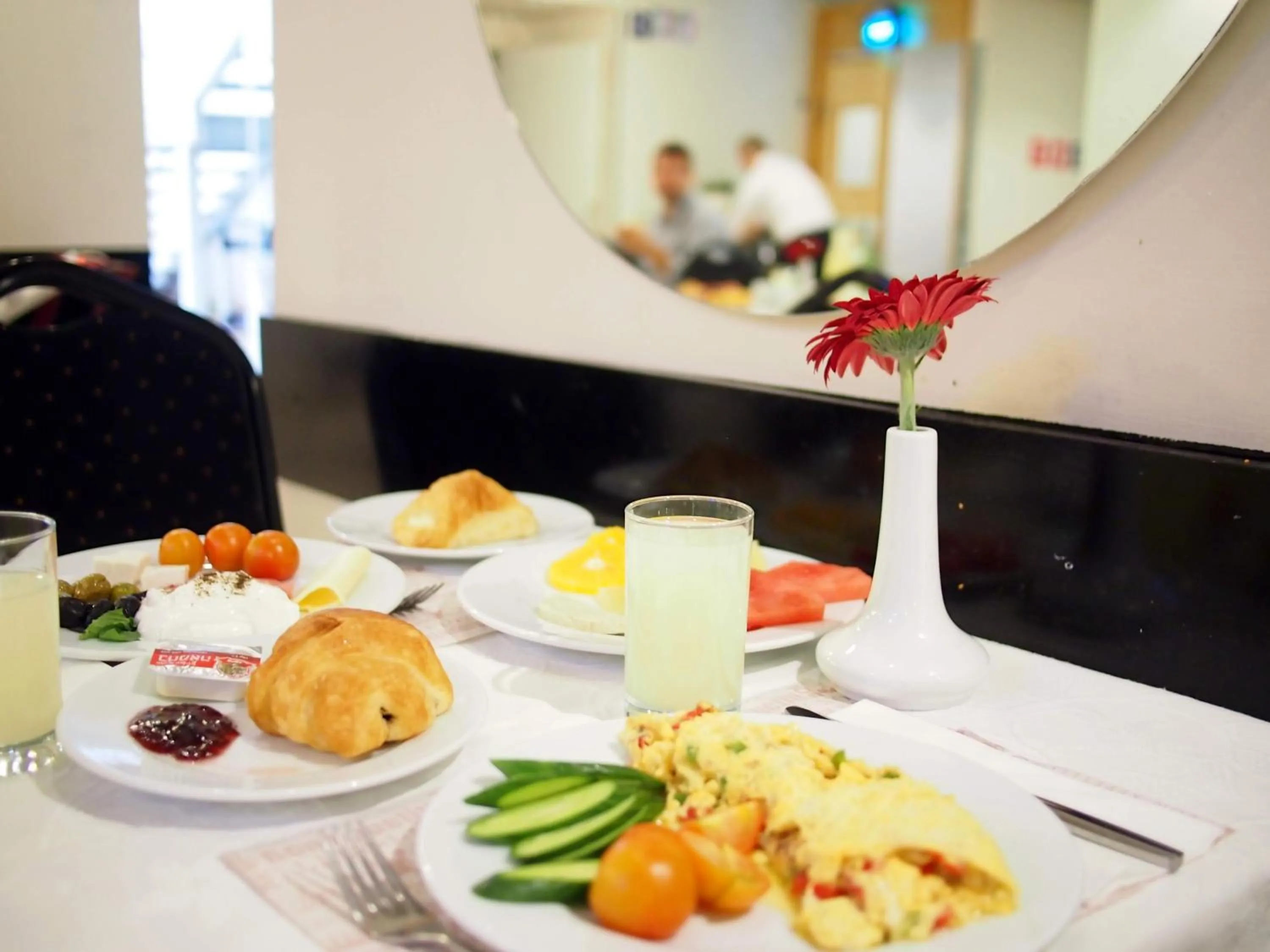 Breakfast in Grand Park Hotel Jerusalem