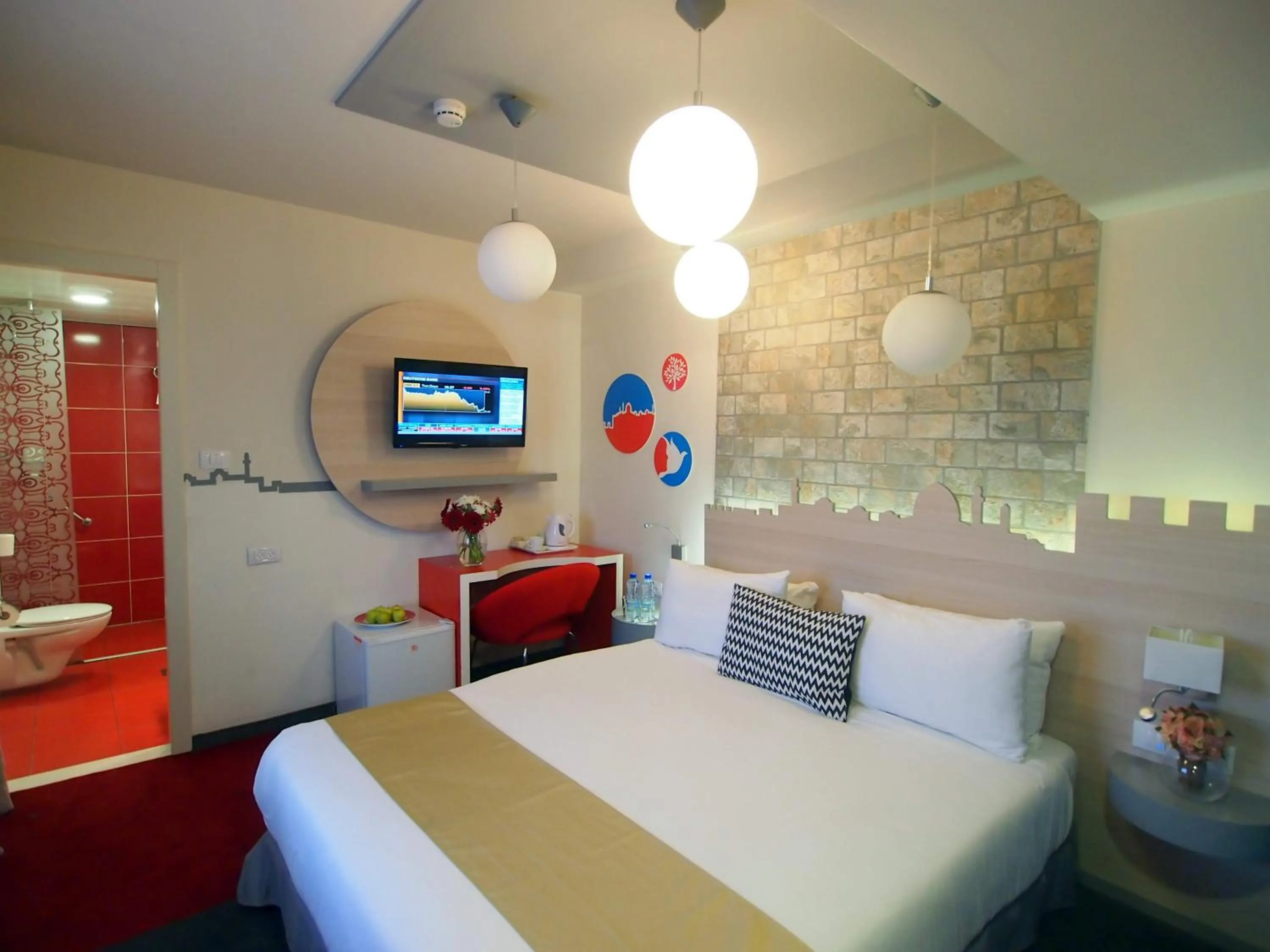 Bedroom, Bed in Grand Park Hotel Jerusalem
