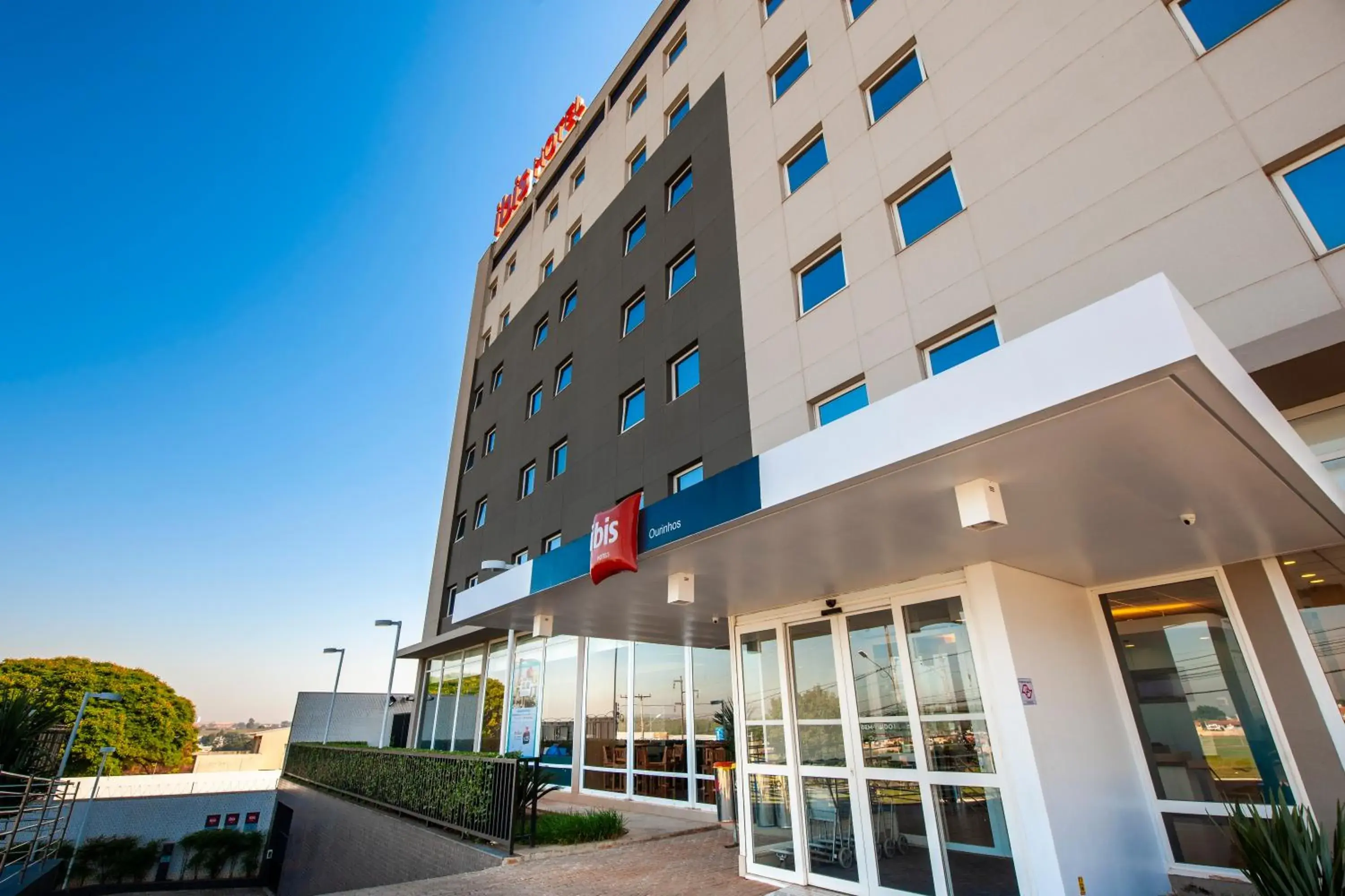 Facade/entrance in ibis Ourinhos Facade/entrance in ibis Ourinhos