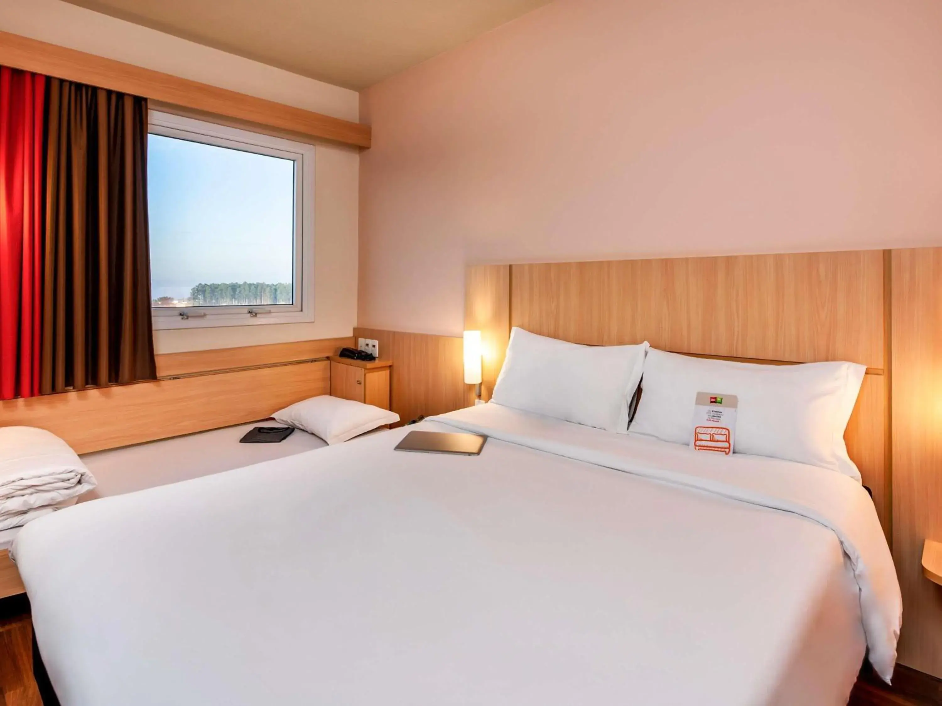 Bedroom, Bed in ibis Ourinhos Bedroom, Bed in ibis Ourinhos