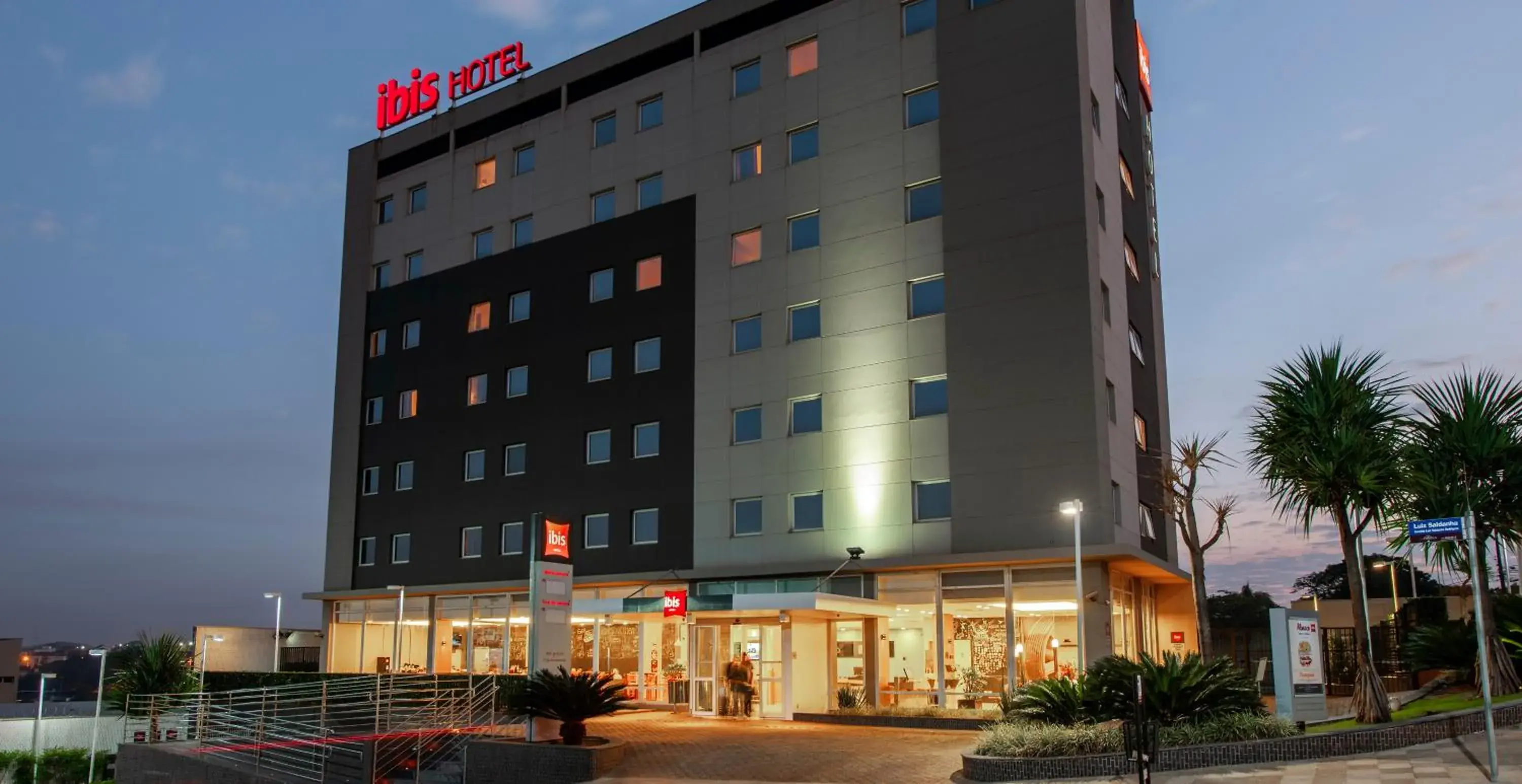 Facade/entrance in ibis Ourinhos Facade/entrance in ibis Ourinhos