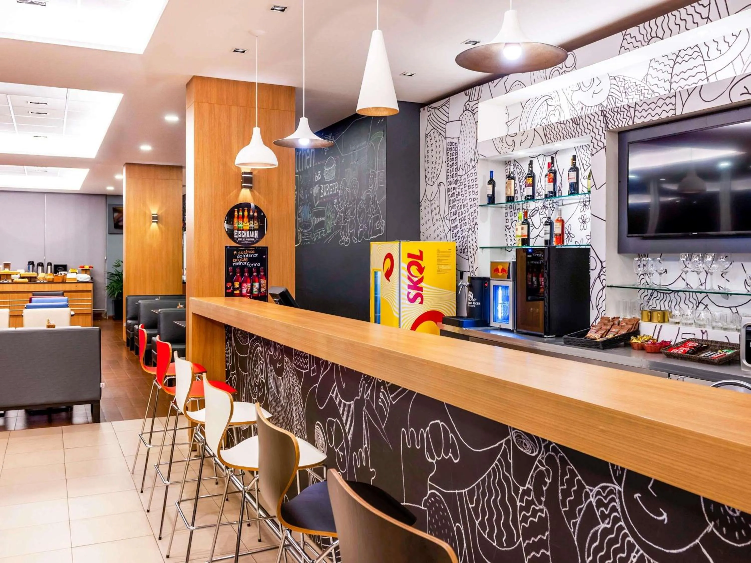 Restaurant/places to eat in ibis Ourinhos