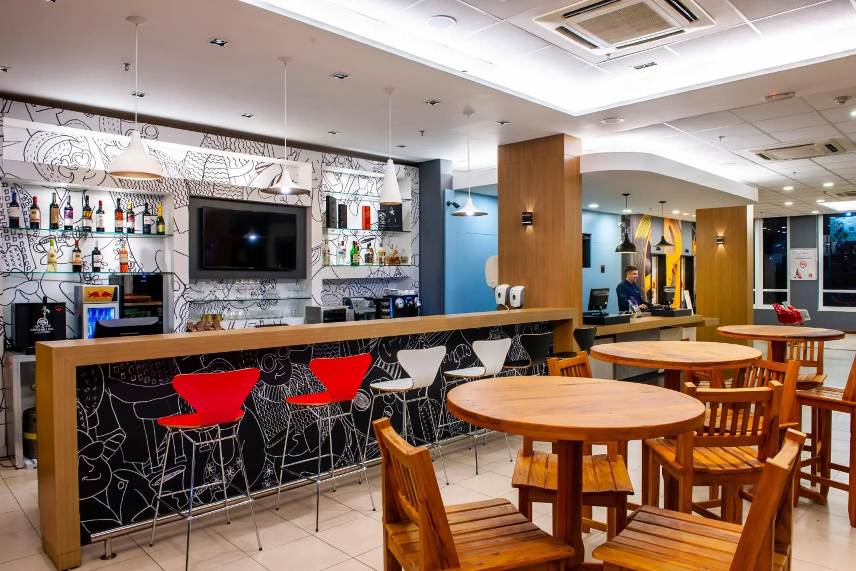 Lounge or bar in ibis Ourinhos Lounge or bar in ibis Ourinhos