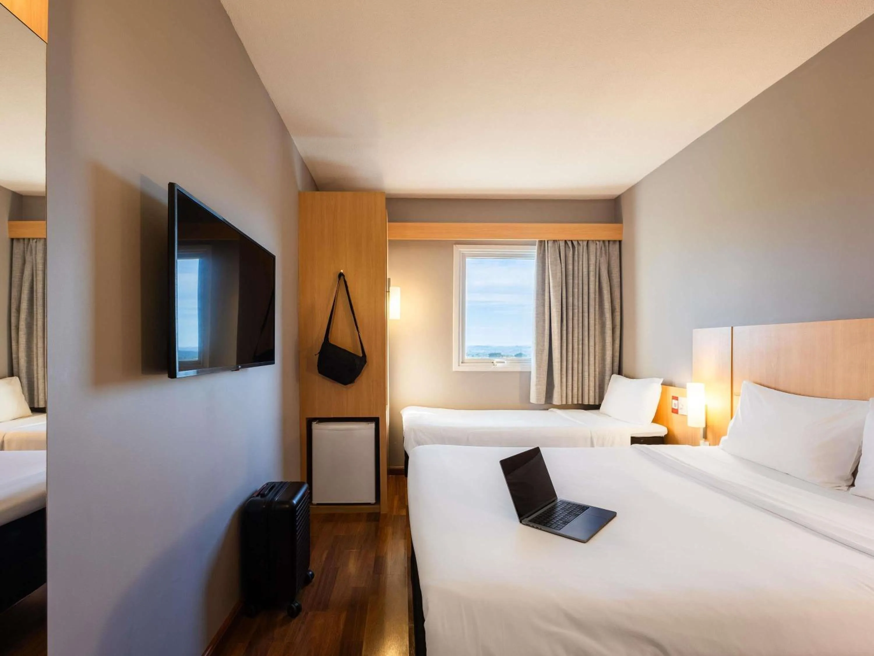 Bedroom, Bed in ibis Ourinhos