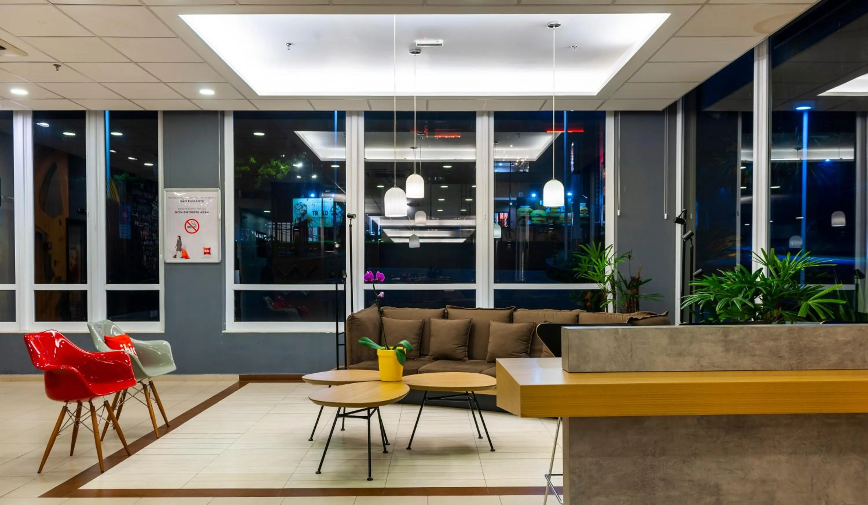 Communal lounge/ TV room in ibis Ourinhos