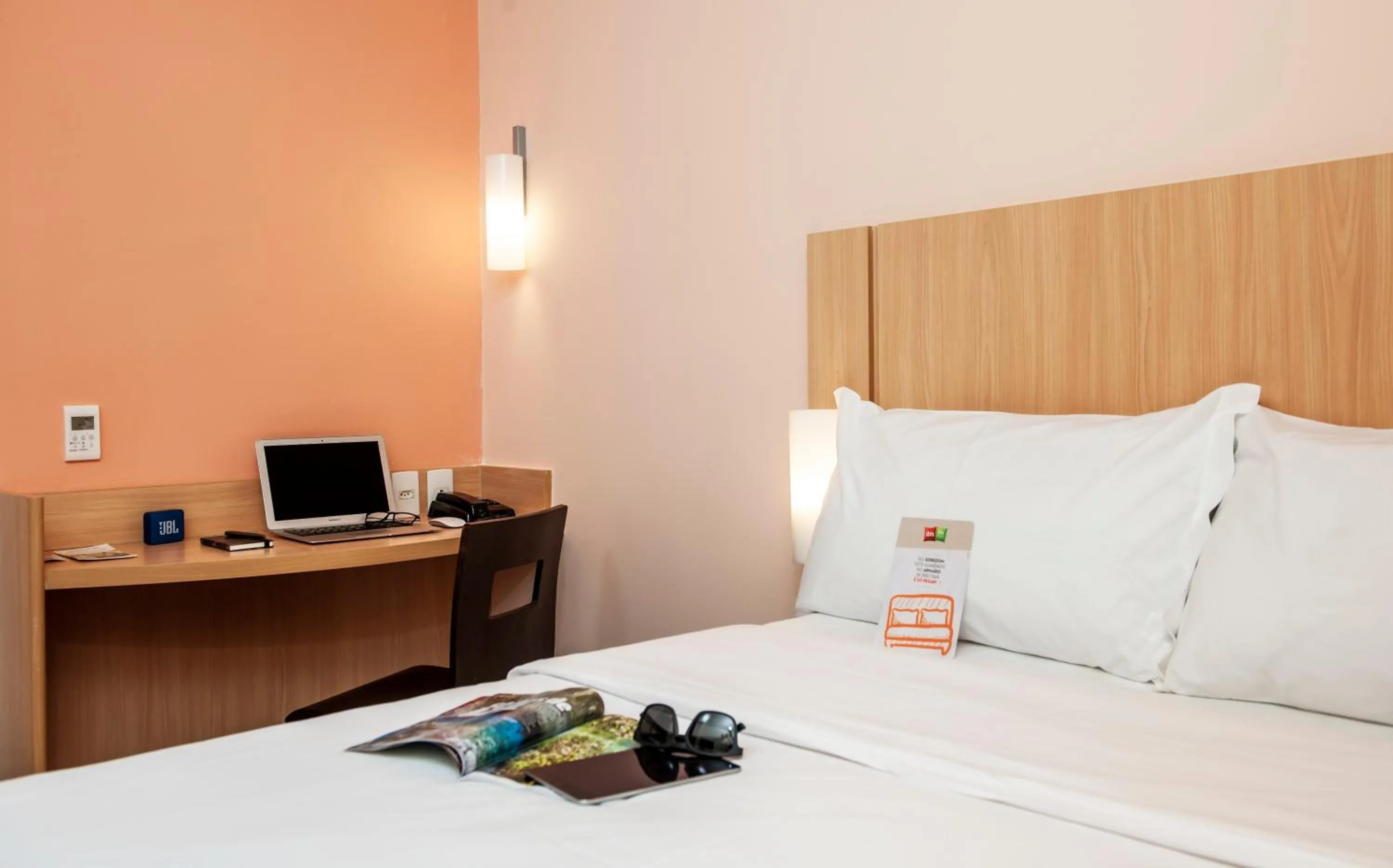 Bedroom, Bed in ibis Ourinhos