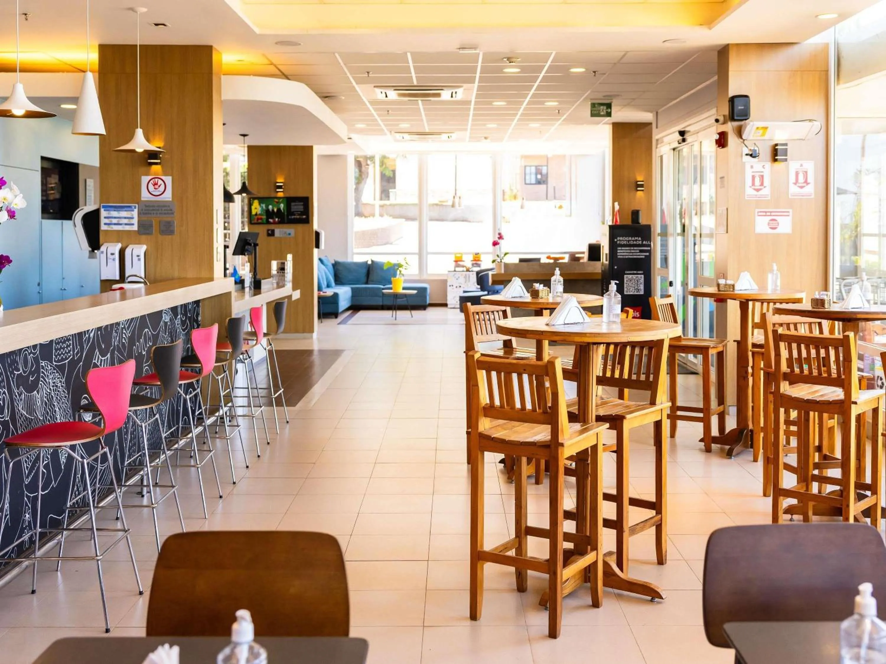 Lounge or bar in ibis Ourinhos