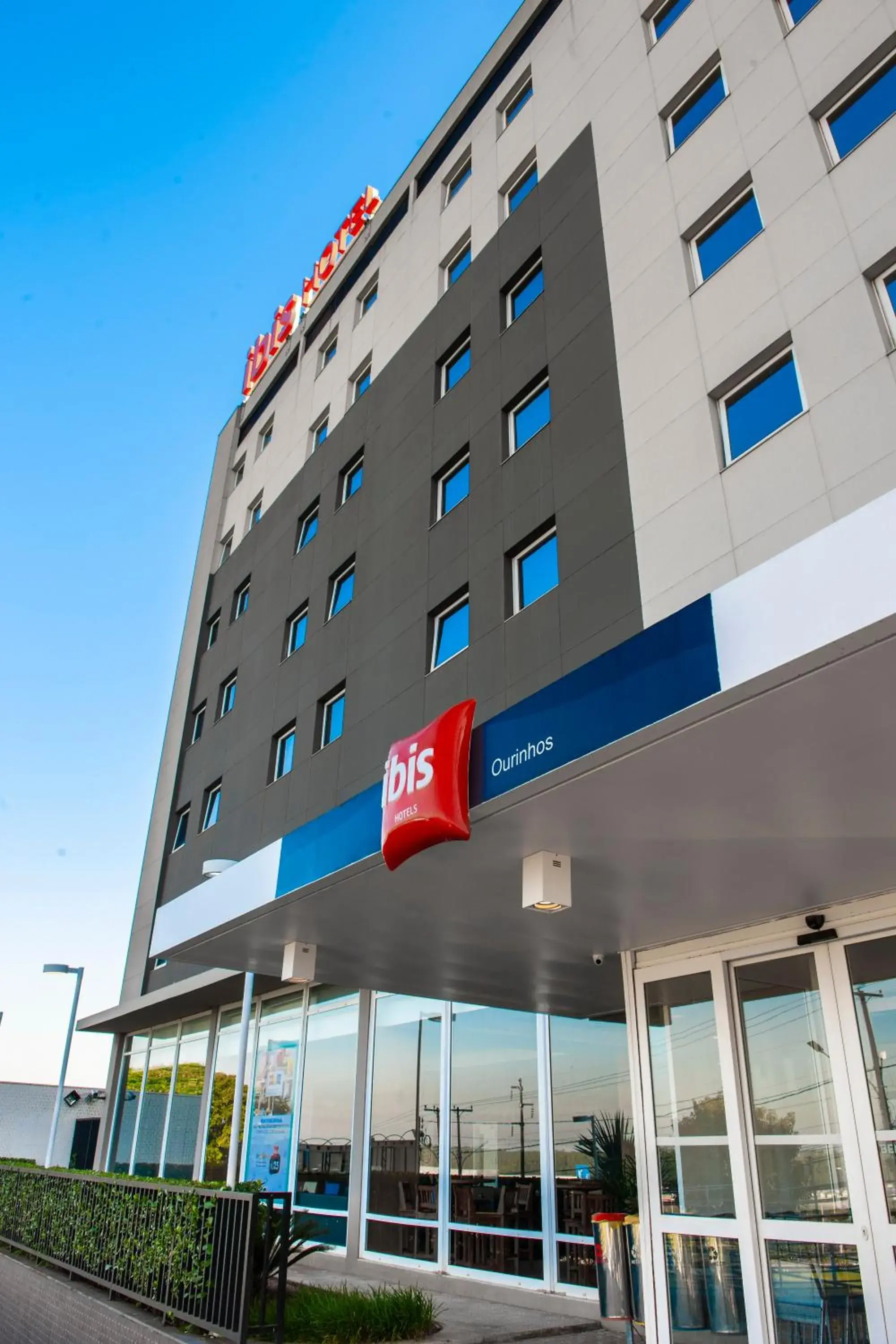 Facade/entrance in ibis Ourinhos Facade/entrance in ibis Ourinhos