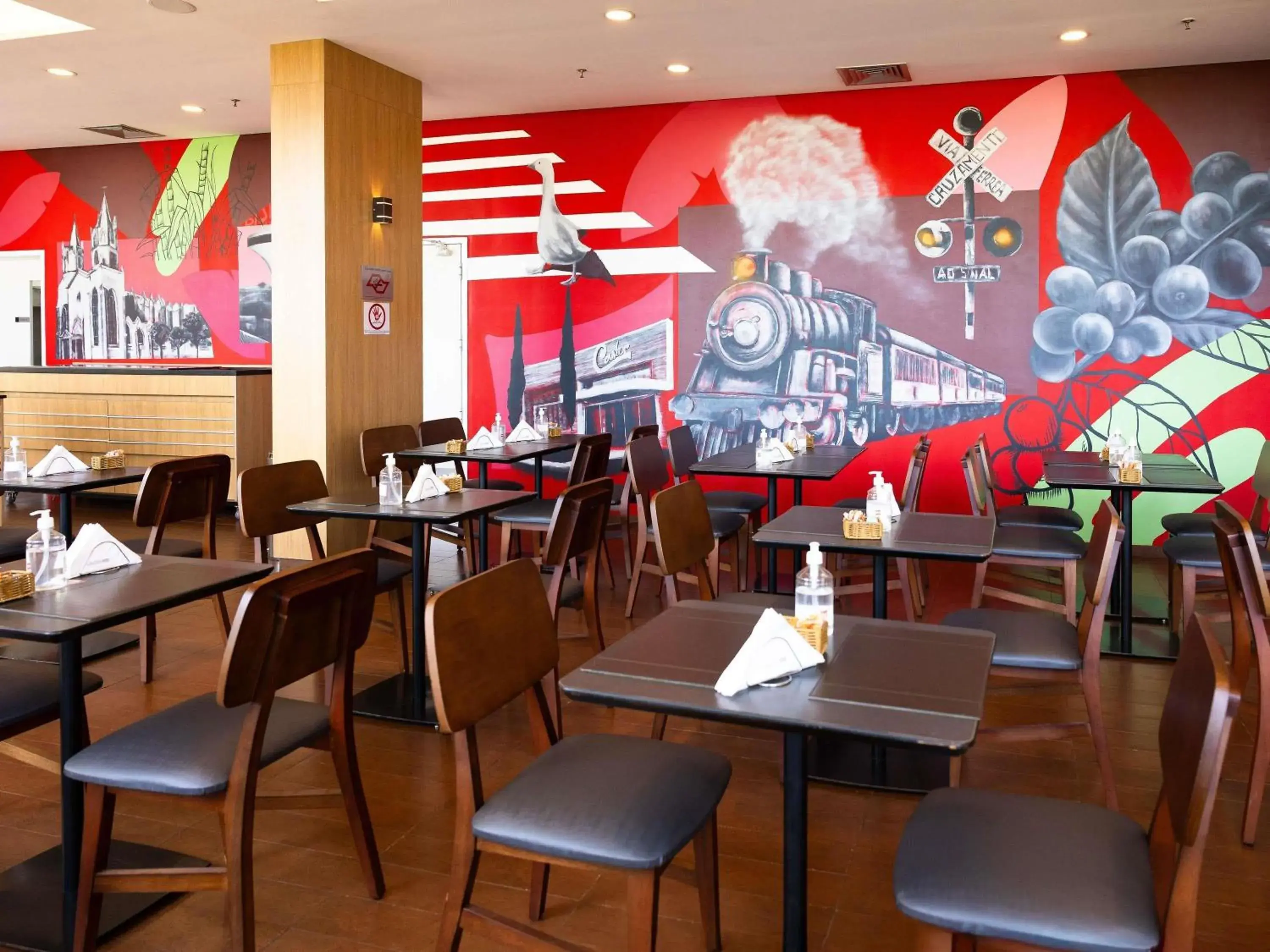 Restaurant/places to eat in ibis Ourinhos Restaurant/places to eat in ibis Ourinhos