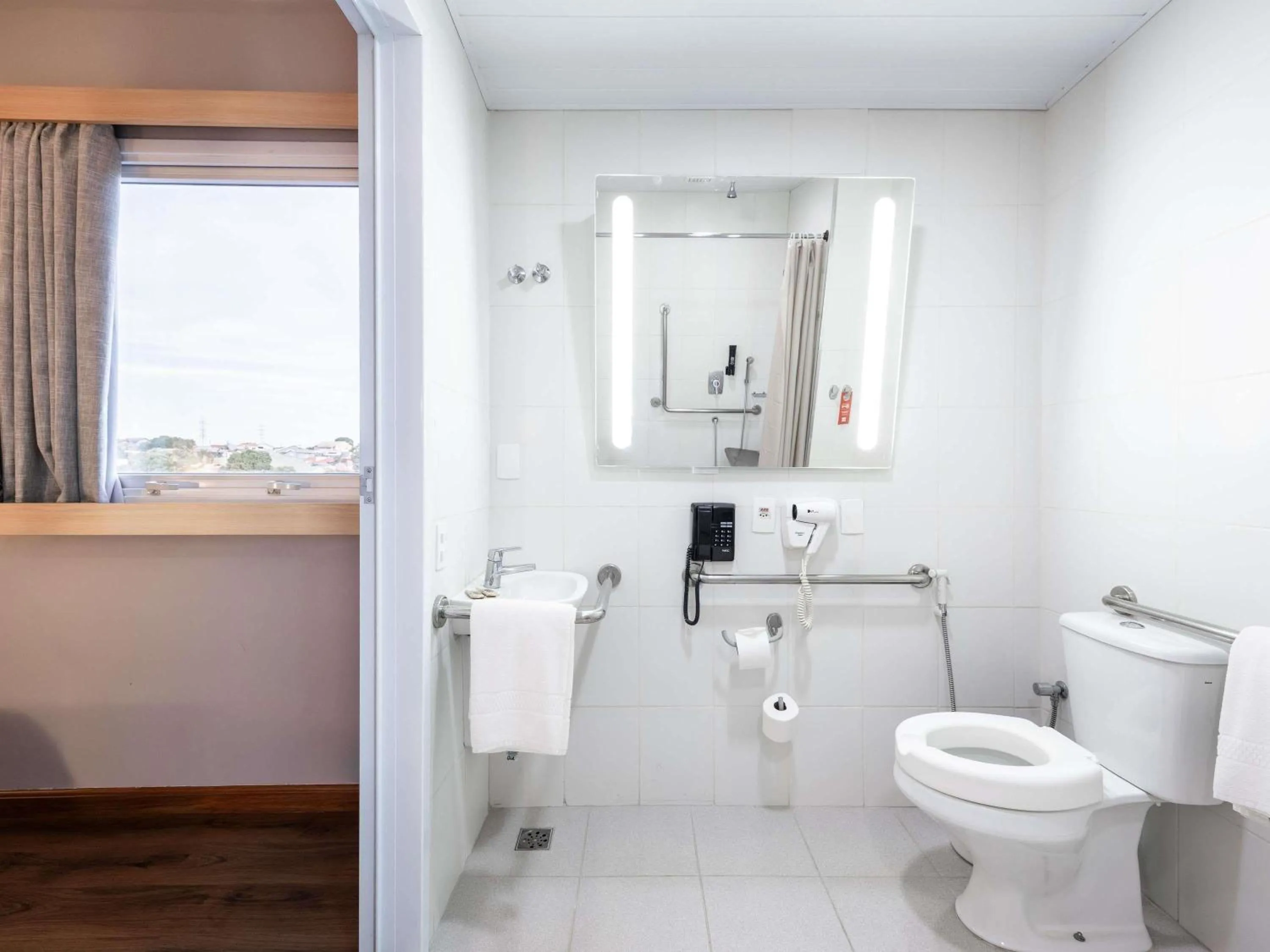 Bedroom in ibis Ourinhos