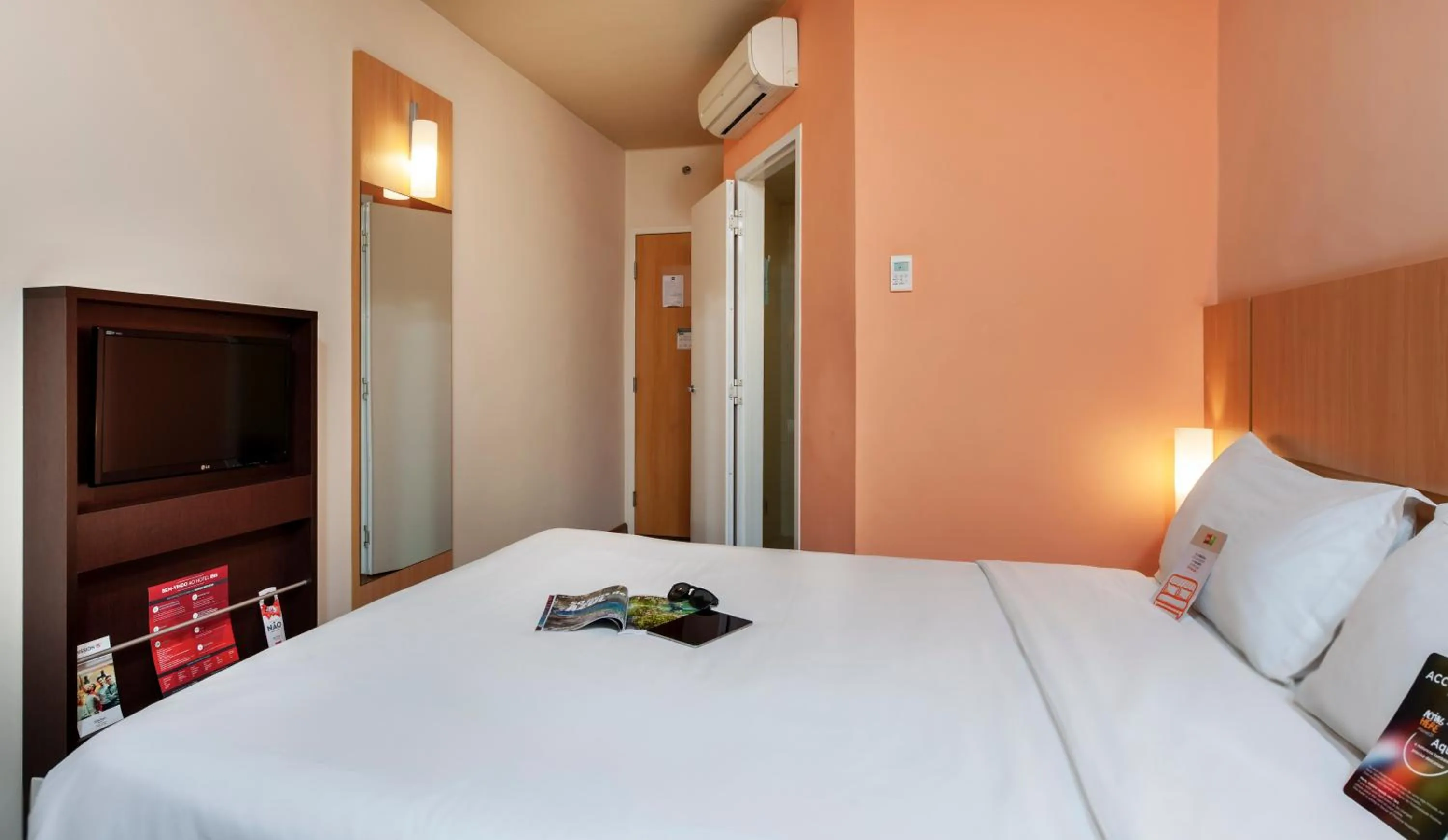 Photo of the whole room, Bed in ibis Ourinhos