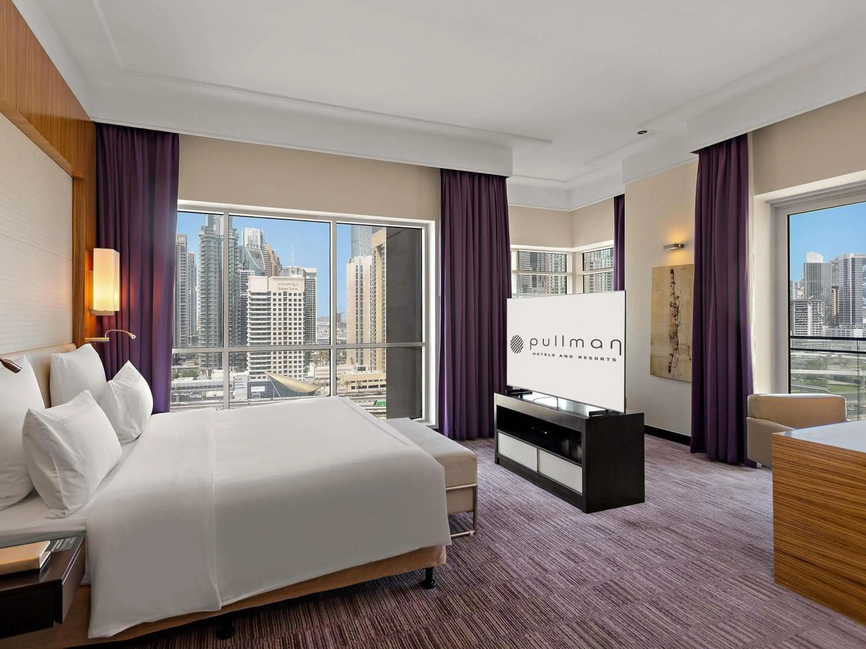 Bedroom, Bed in Pullman Dubai Jumeirah Lakes Towers Bedroom, Bed in Pullman Dubai Jumeirah Lakes Towers