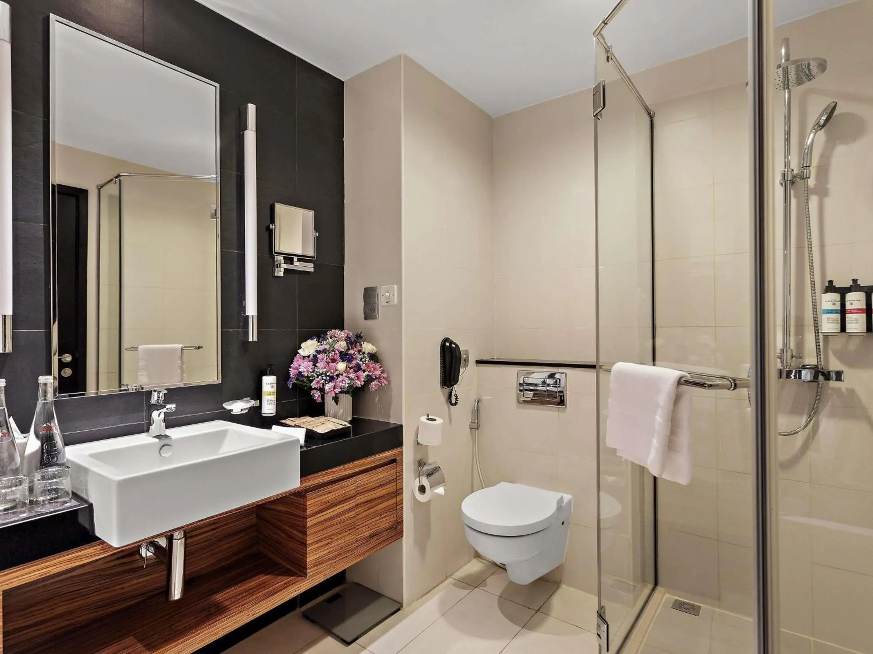 Bedroom in Pullman Dubai Jumeirah Lakes Towers Bedroom in Pullman Dubai Jumeirah Lakes Towers