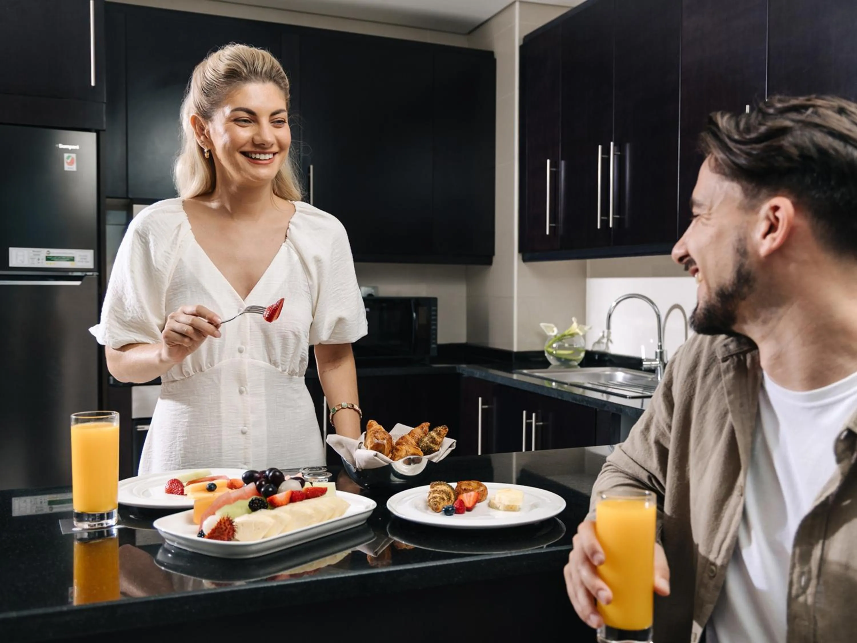 Kitchen or kitchenette in Pullman Dubai Jumeirah Lakes Towers
