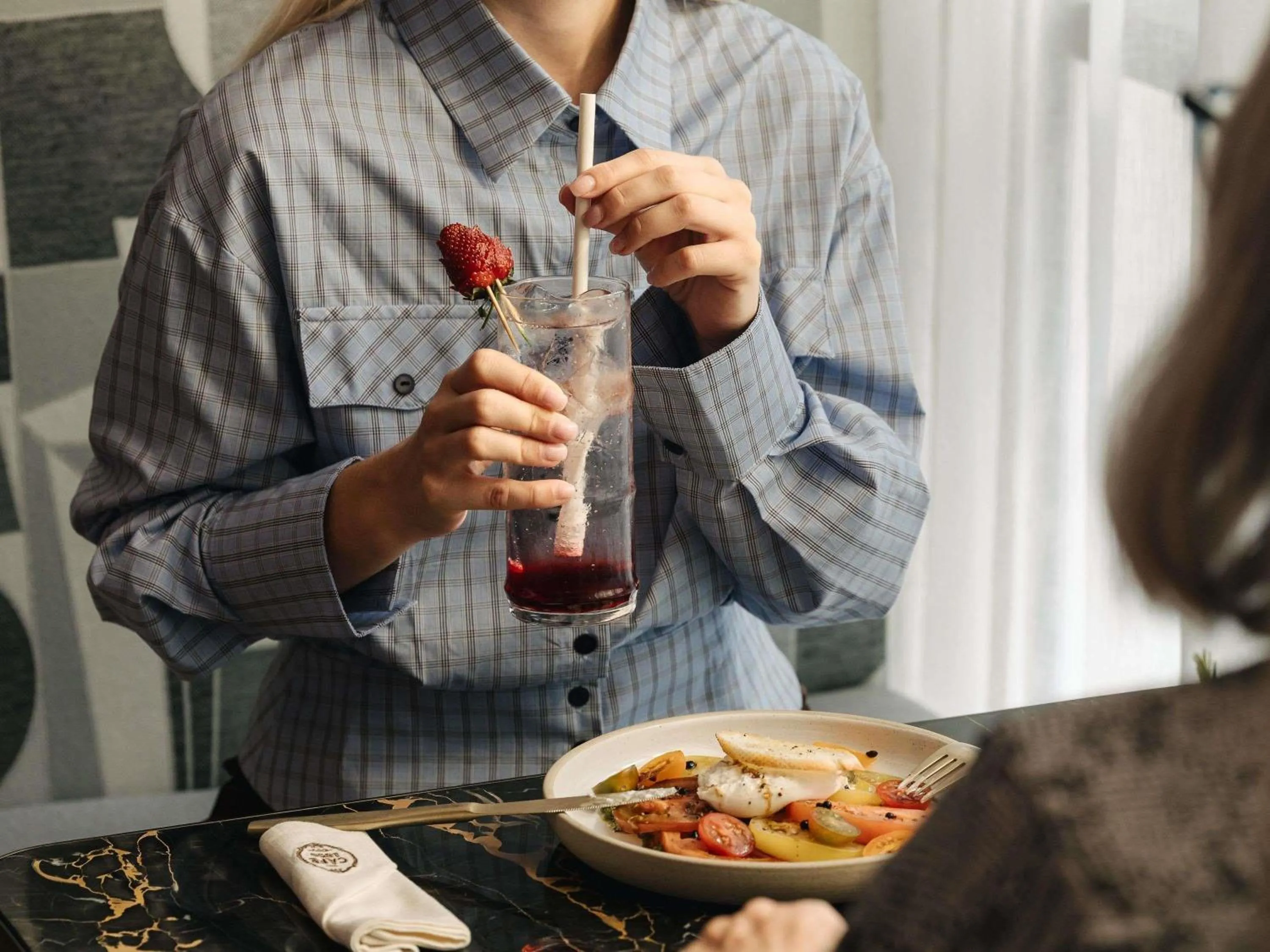 Restaurant/places to eat in Pullman Dubai Jumeirah Lakes Towers