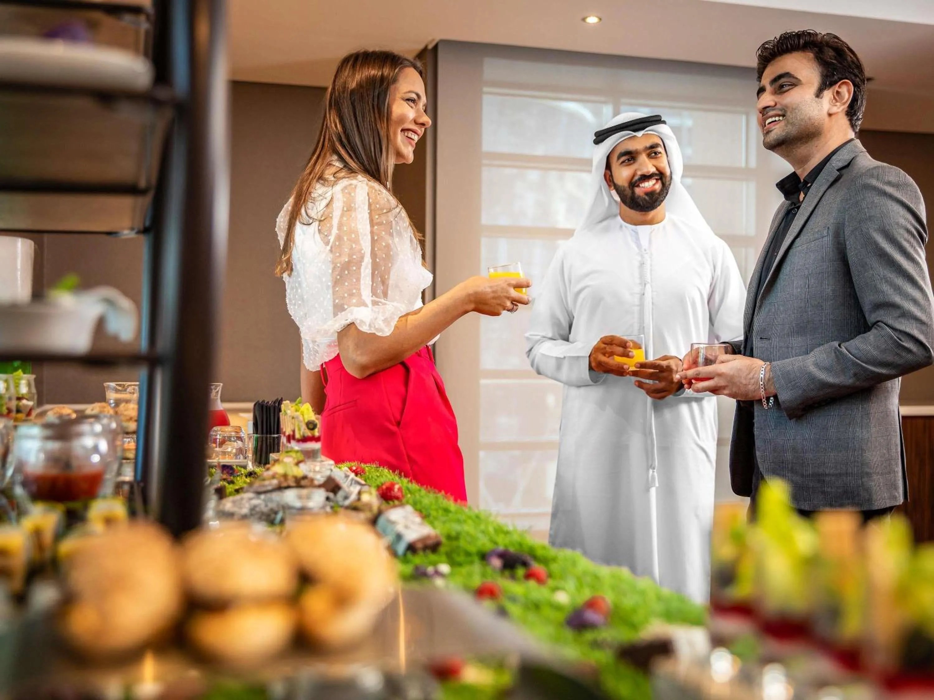 Restaurant/places to eat in Pullman Dubai Jumeirah Lakes Towers