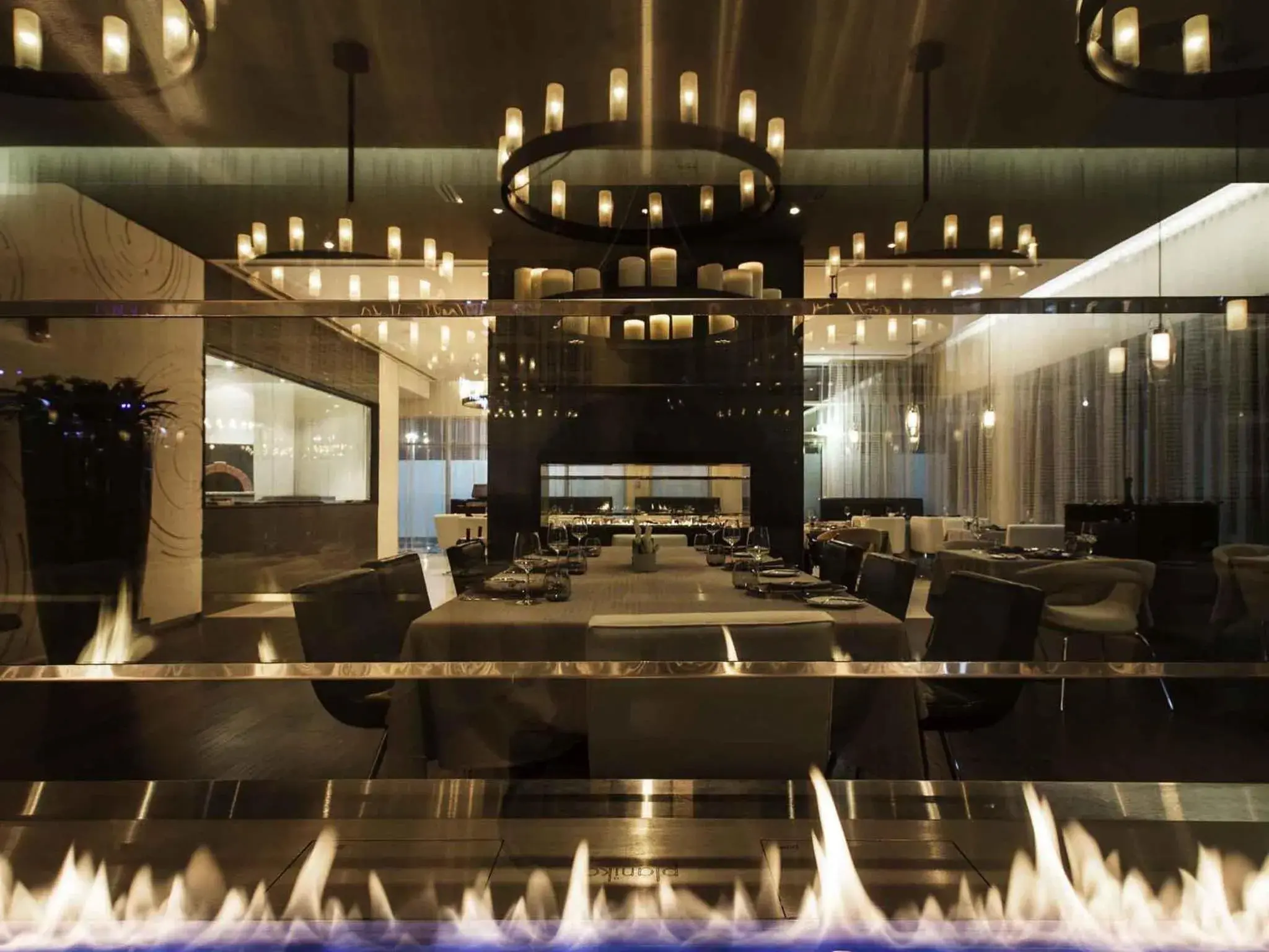 Restaurant/places to eat in Pullman Dubai Jumeirah Lakes Towers Restaurant/places to eat in Pullman Dubai Jumeirah Lakes Towers