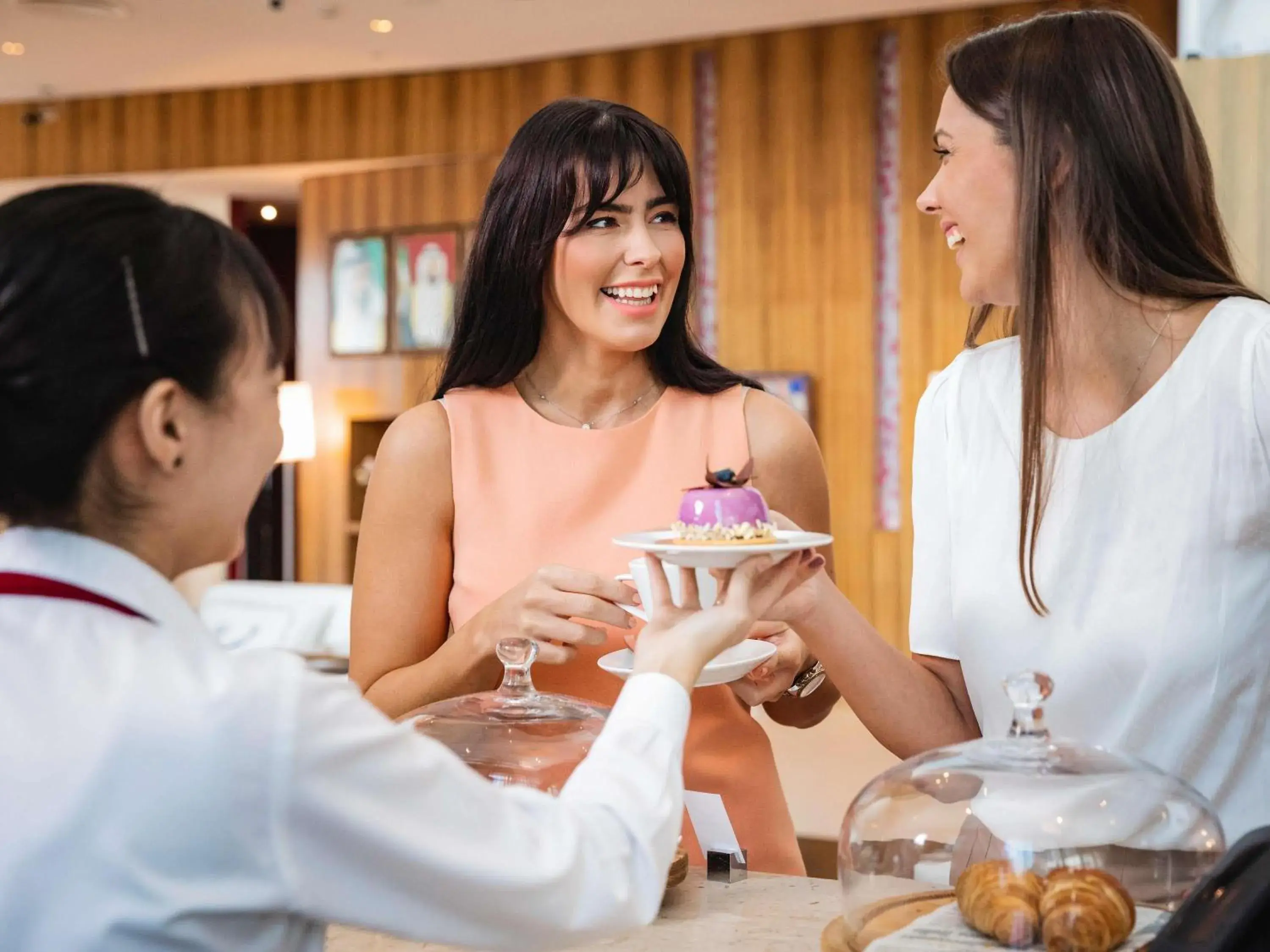 Restaurant/places to eat in Pullman Dubai Jumeirah Lakes Towers Restaurant/places to eat in Pullman Dubai Jumeirah Lakes Towers