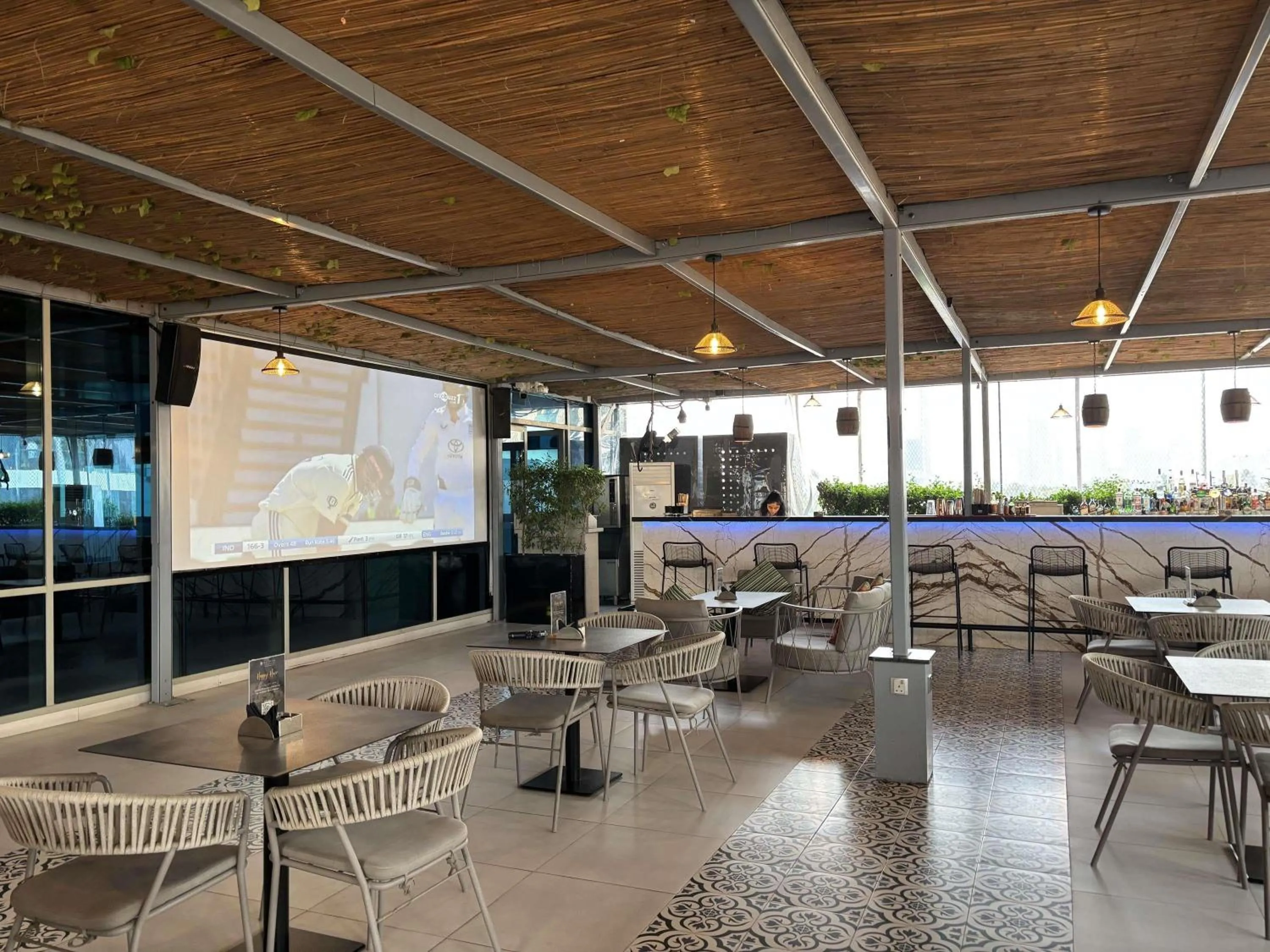 Lounge or bar in Pullman Dubai Jumeirah Lakes Towers