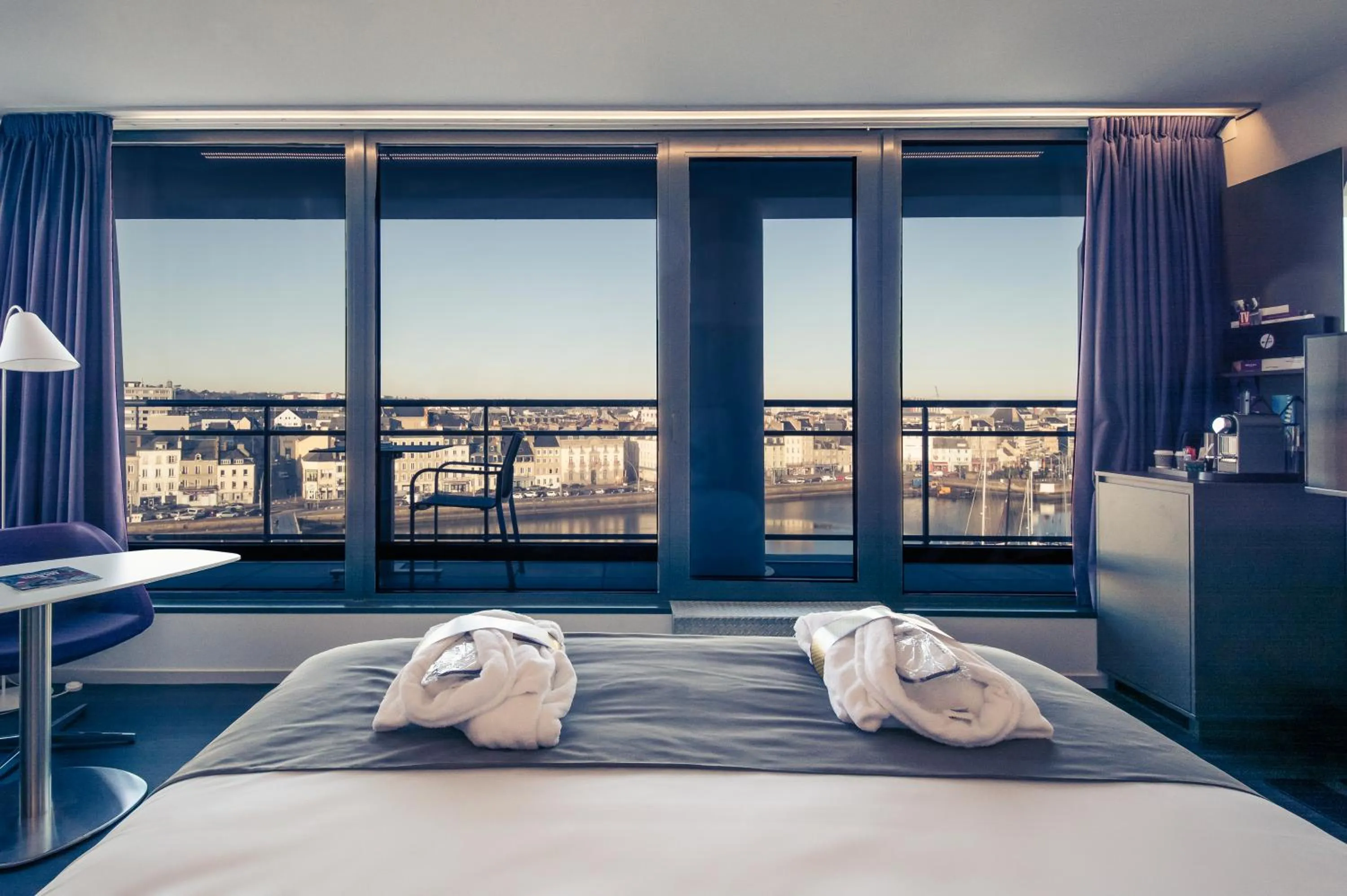 Bedroom, Bed in Mercure Cherbourg Centre Port