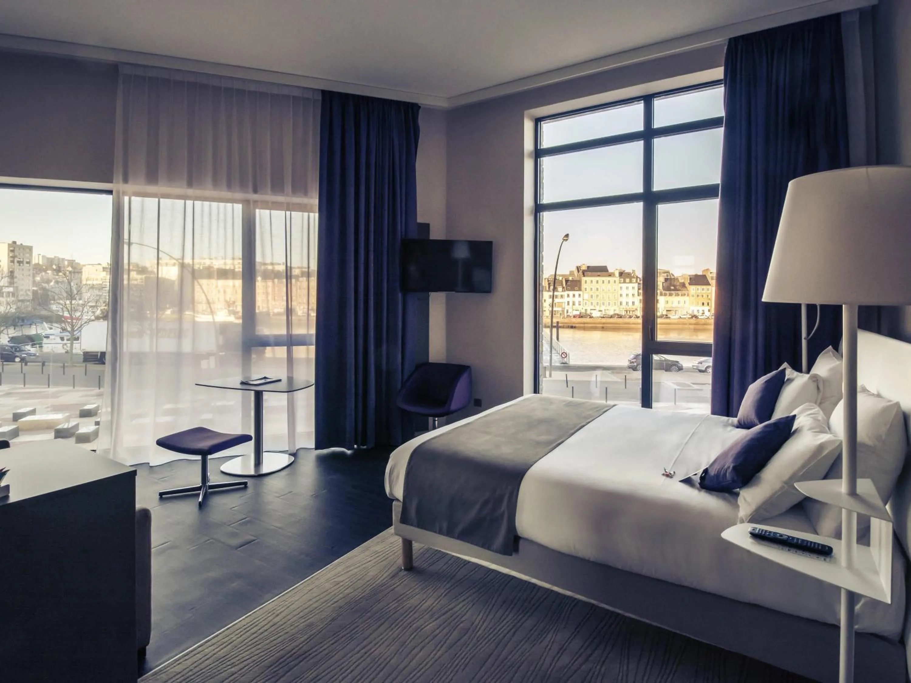 Bedroom, Bed in Mercure Cherbourg Centre Port