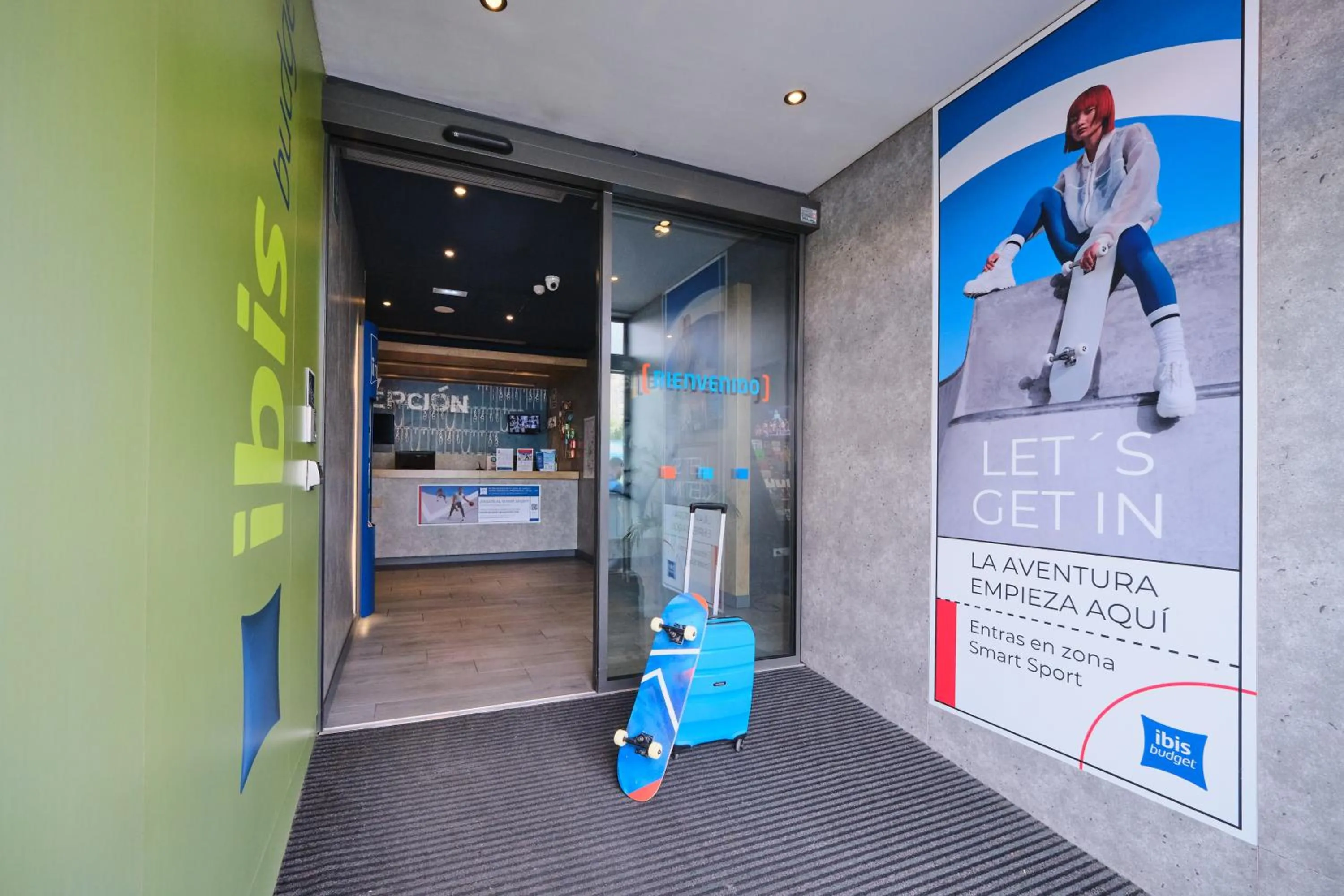 Facade/entrance in Ibis Budget Madrid Calle 30