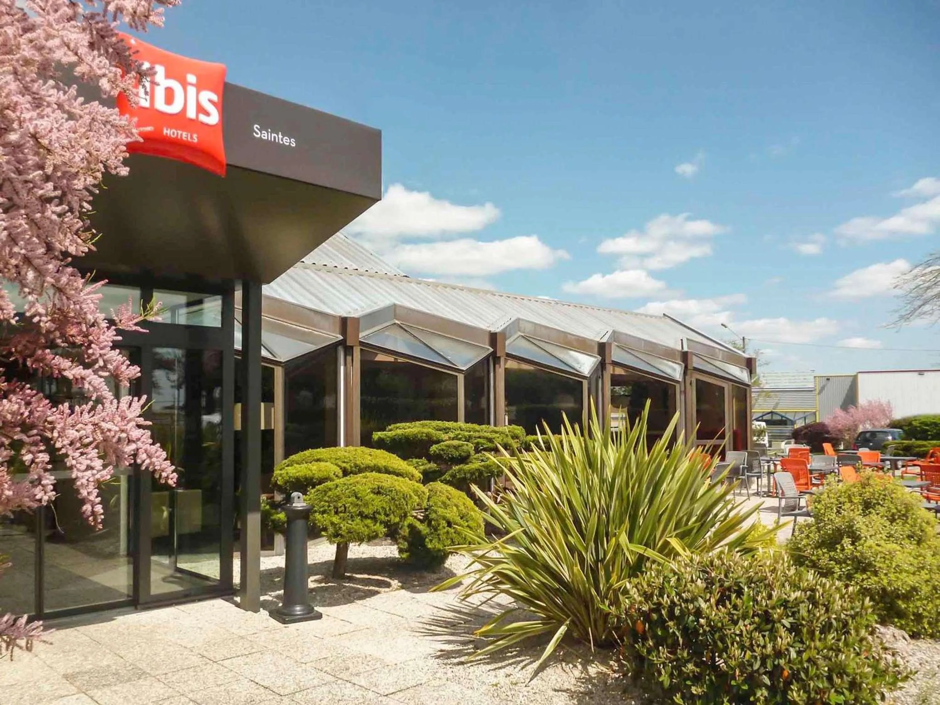 Property building in ibis Saintes