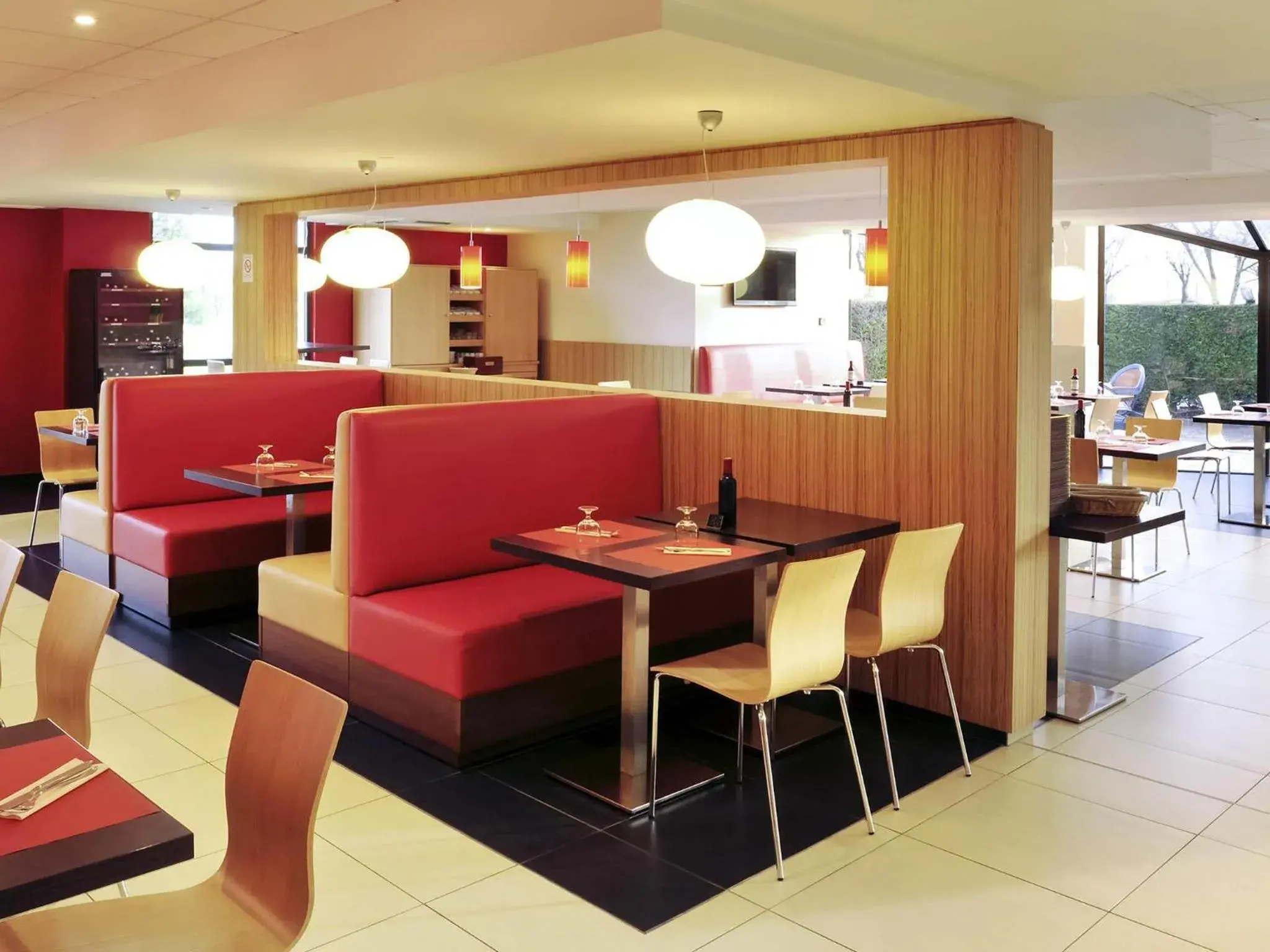 Restaurant/places to eat in ibis Saintes Restaurant/places to eat in ibis Saintes