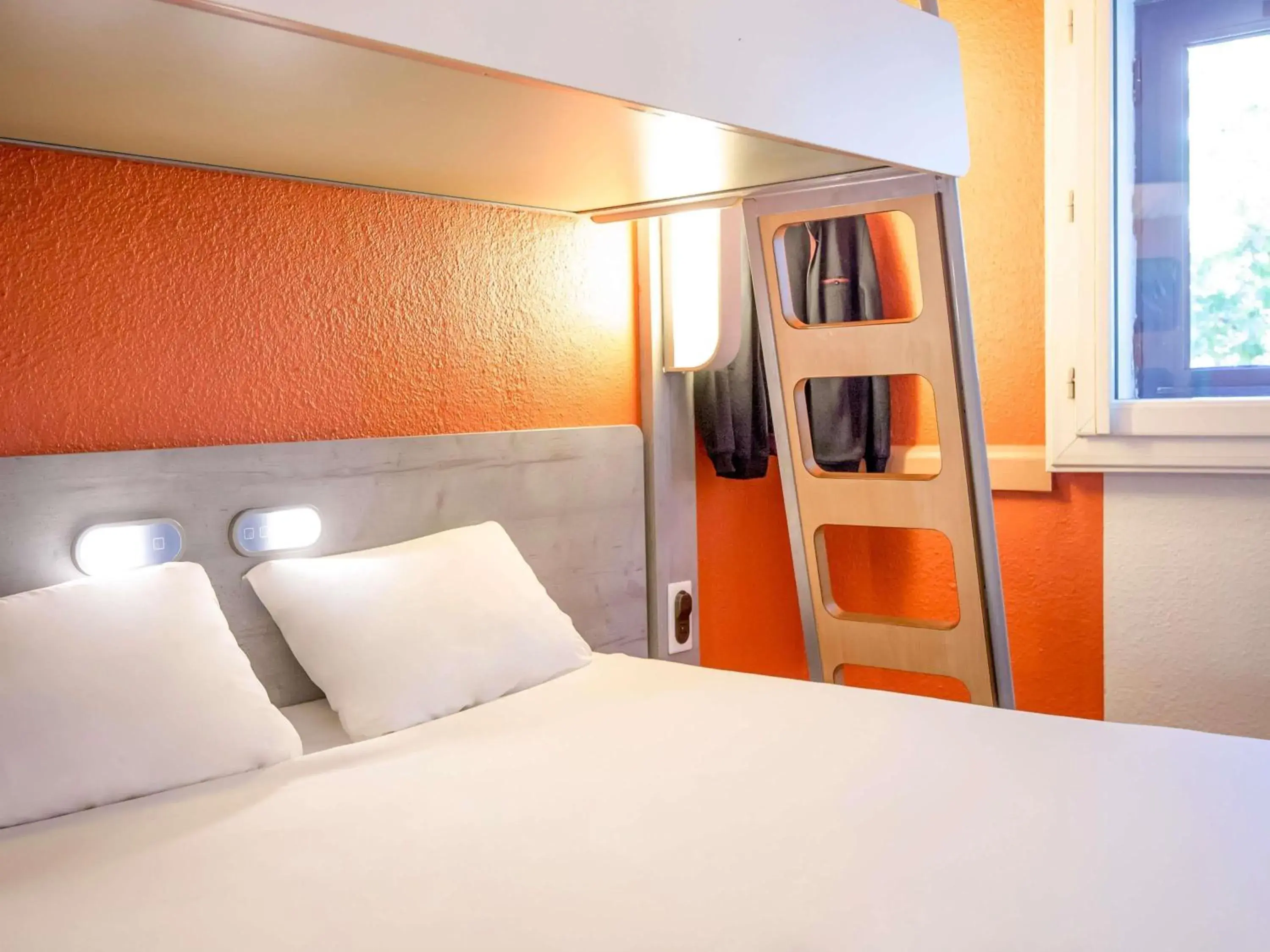 Property building, Bed in Ibis Budget Marseille Timone Property building, Bed in Ibis Budget Marseille Timone
