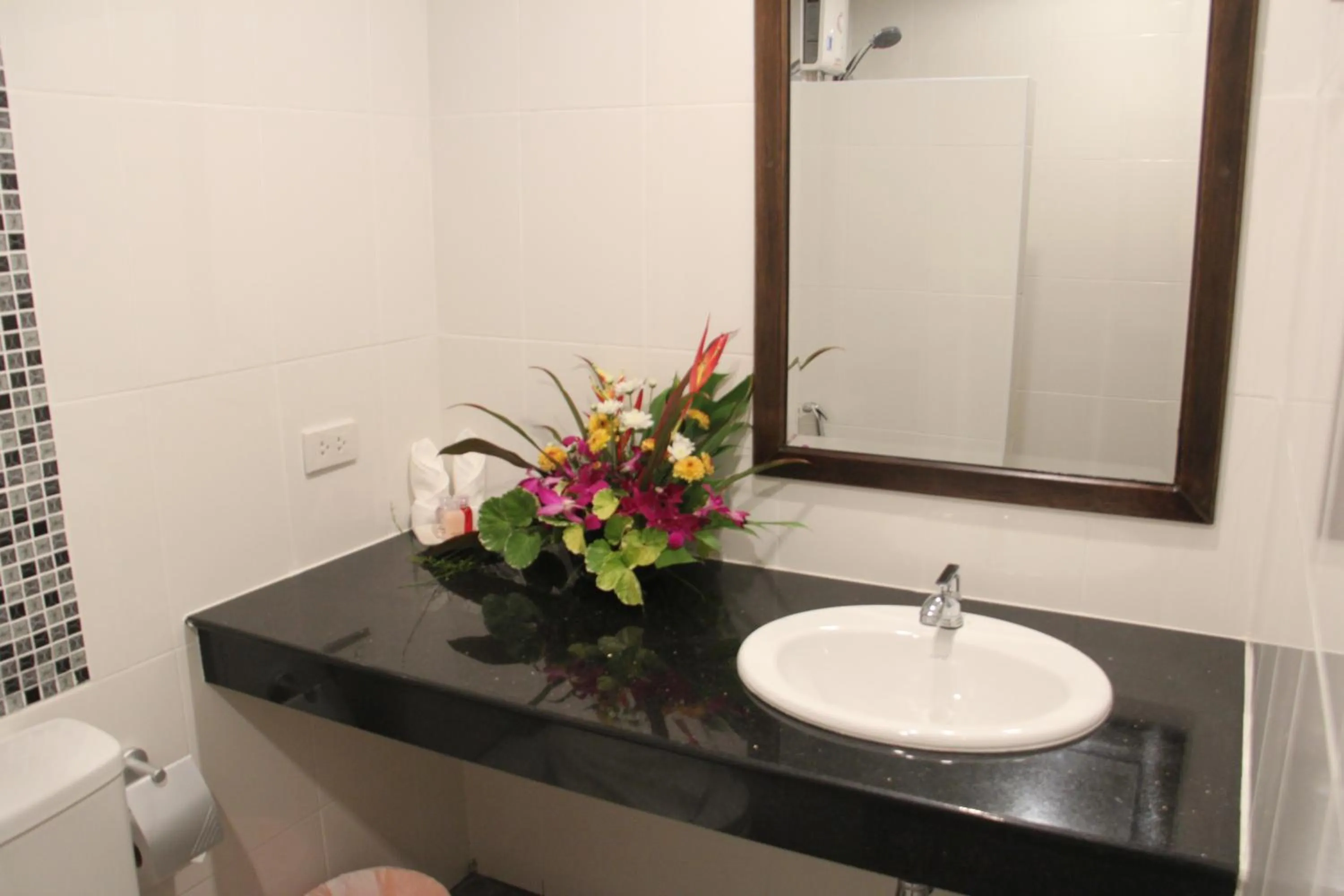 Bathroom in The Seashore Kamala Service Apartment