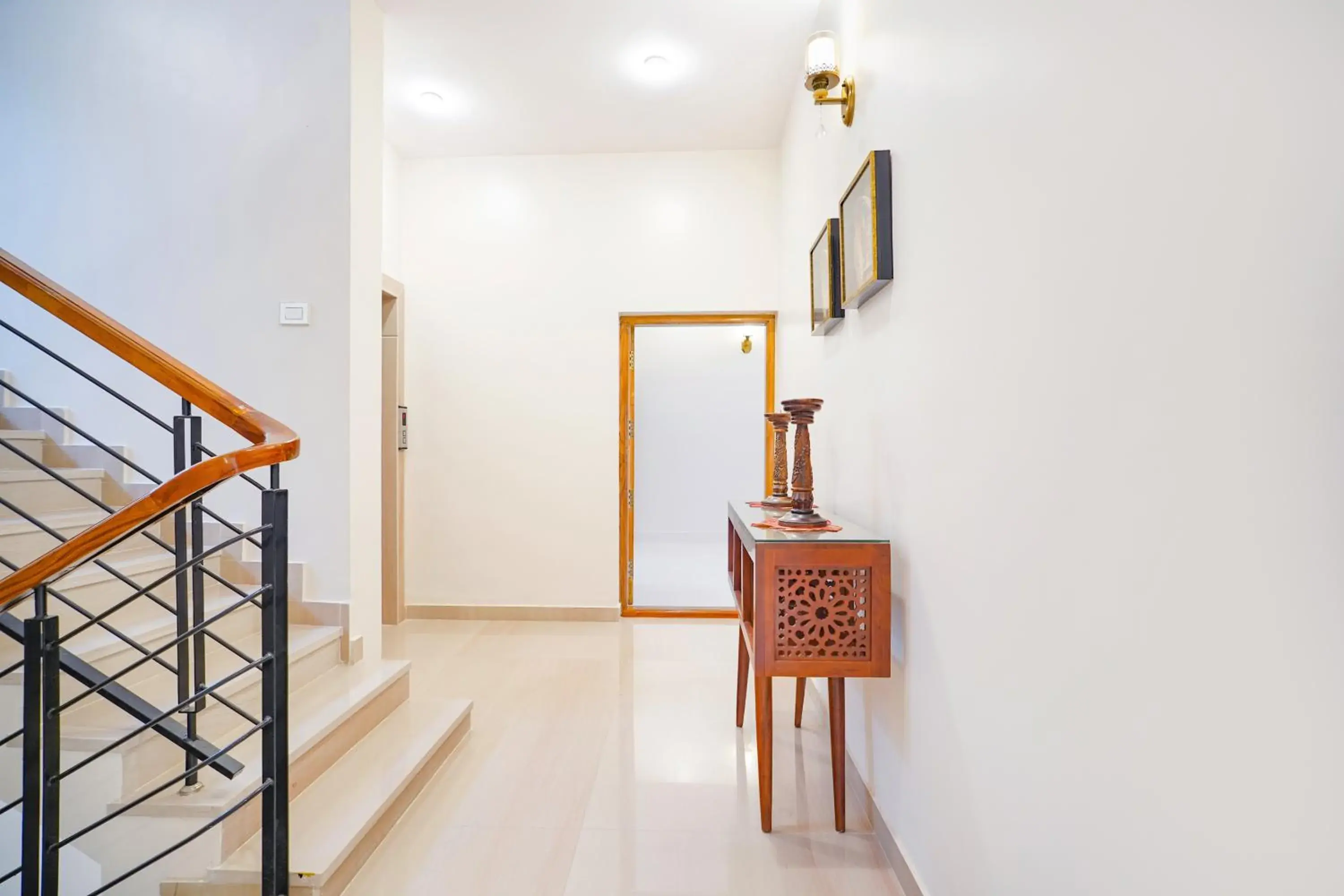 Lobby or reception in FabHotel Bougainvillea Suites - Horamavu Lobby or reception in FabHotel Bougainvillea Suites - Horamavu