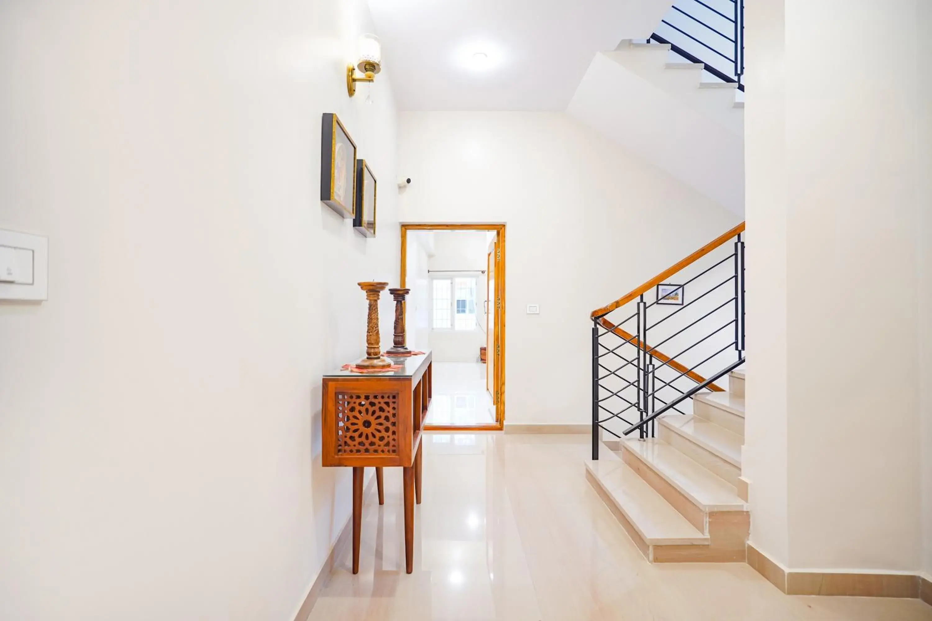 Lobby or reception in FabHotel Bougainvillea Suites - Horamavu Lobby or reception in FabHotel Bougainvillea Suites - Horamavu