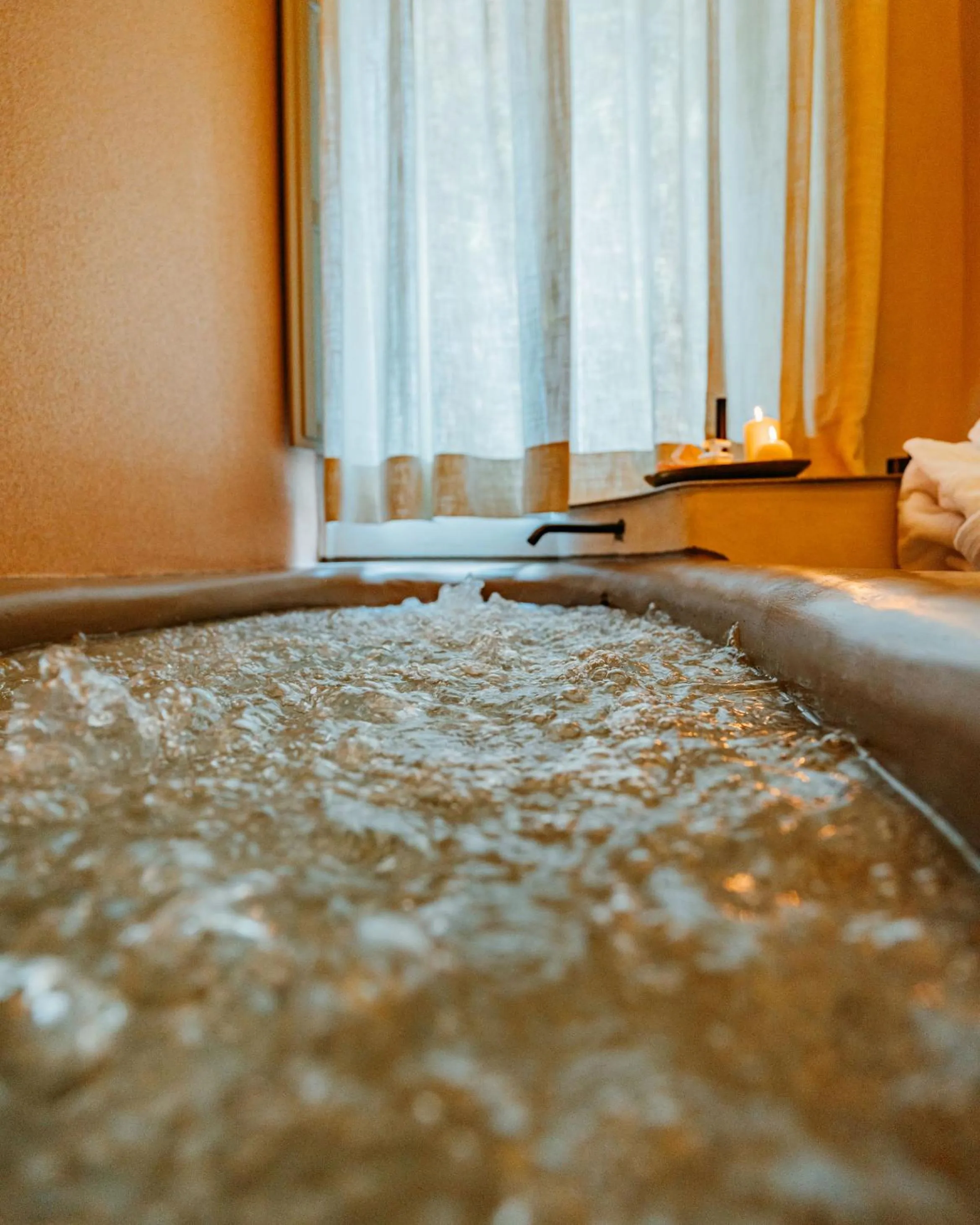 Hot Tub, Bed in La Monastica Resort & Spa