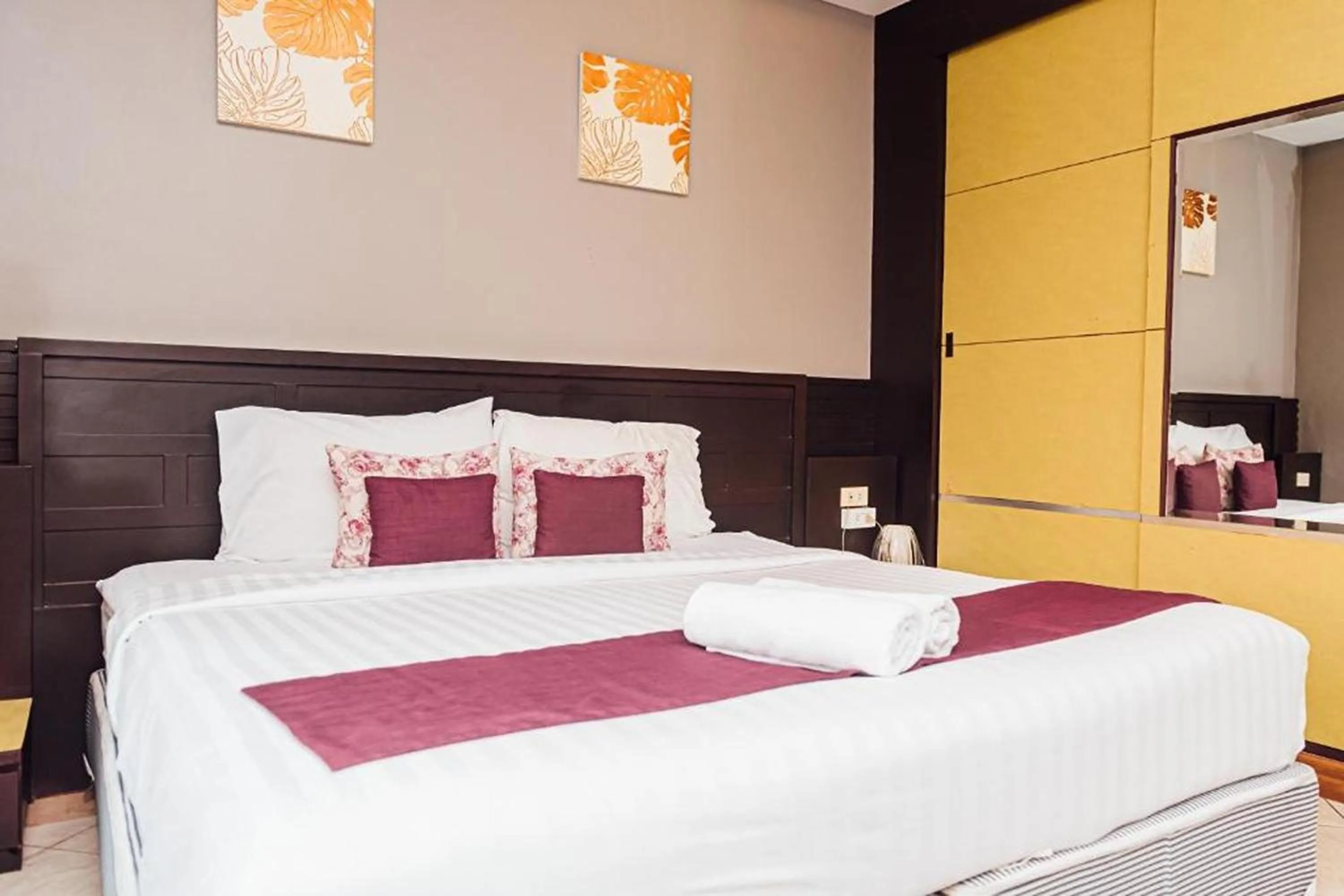 Bed in Gazebo Resort Pattaya