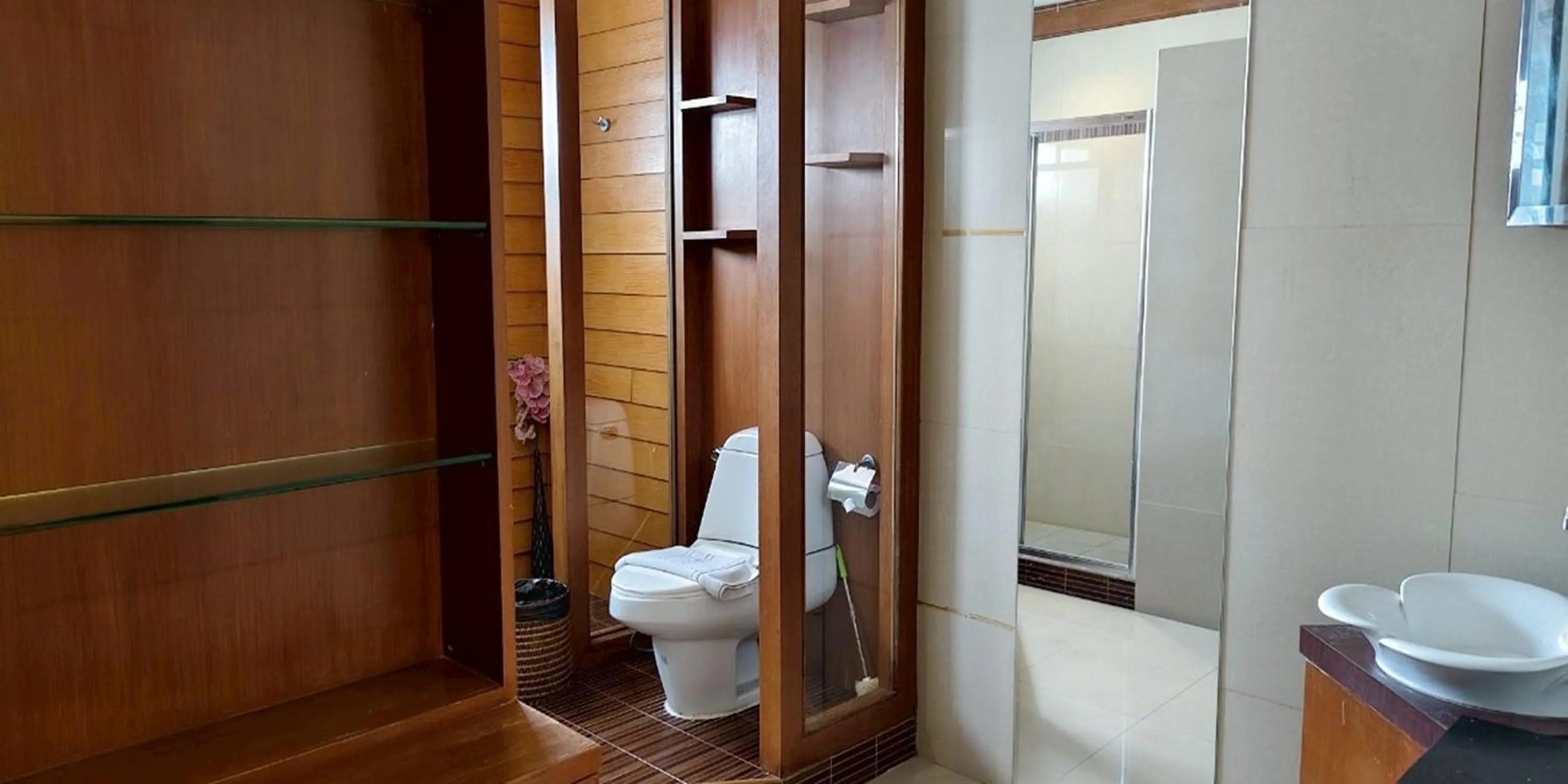 Bathroom in Gazebo Resort Pattaya