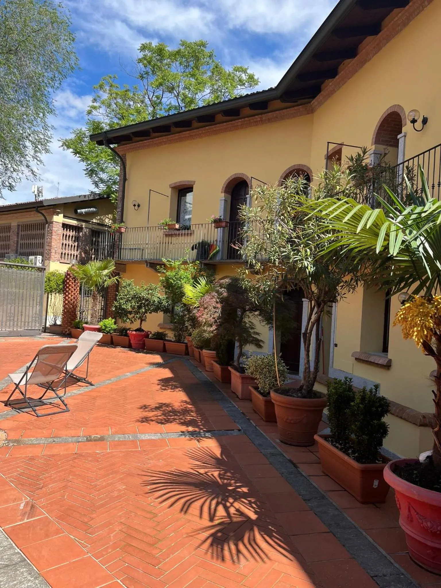 Garden in Monolocale Beatrice Abbadesse Guest House M3-M5 Zara
