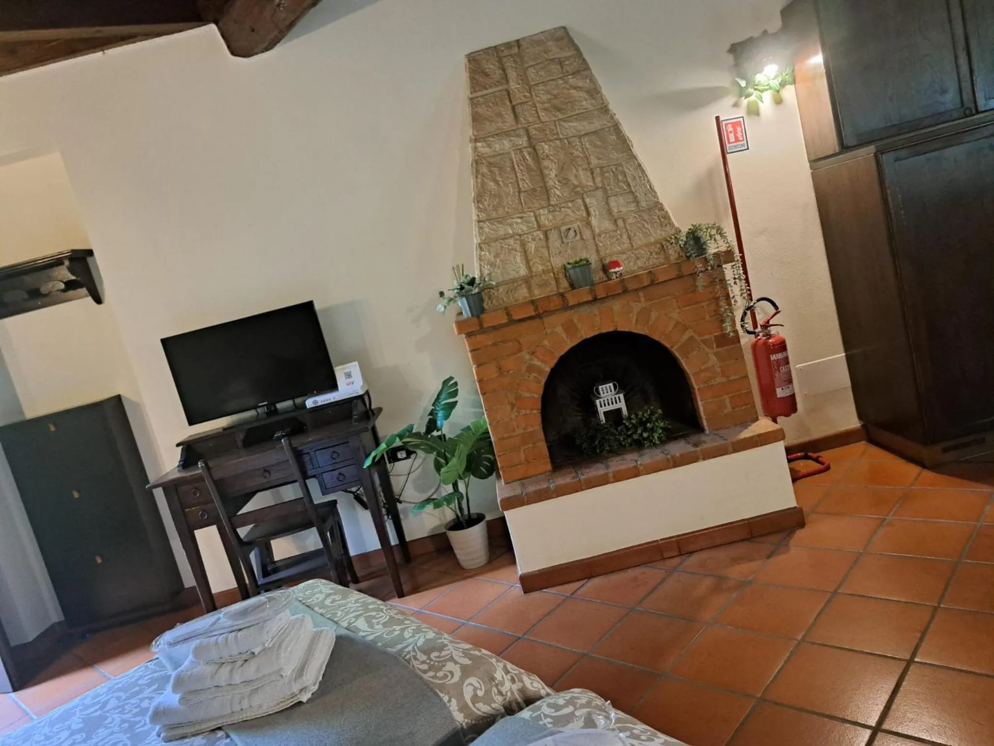 TV and multimedia in Monolocale Beatrice Abbadesse Guest House M3-M5 Zara