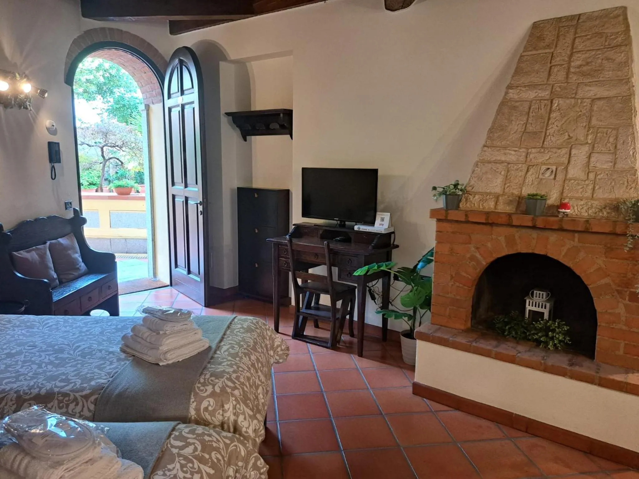 TV and multimedia in Monolocale Beatrice Abbadesse Guest House M3-M5 Zara