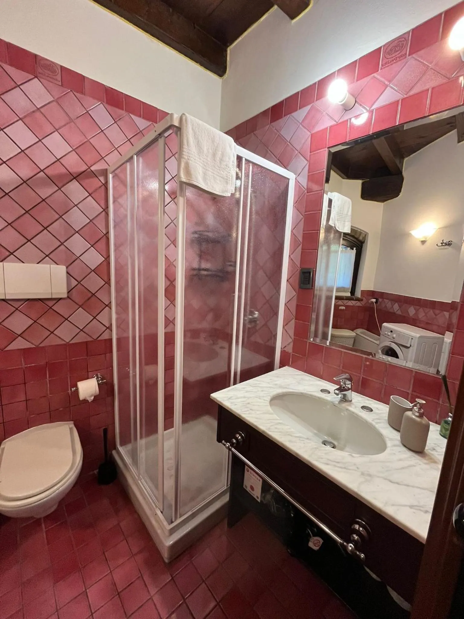 Shower in Monolocale Beatrice Abbadesse Guest House M3-M5 Zara