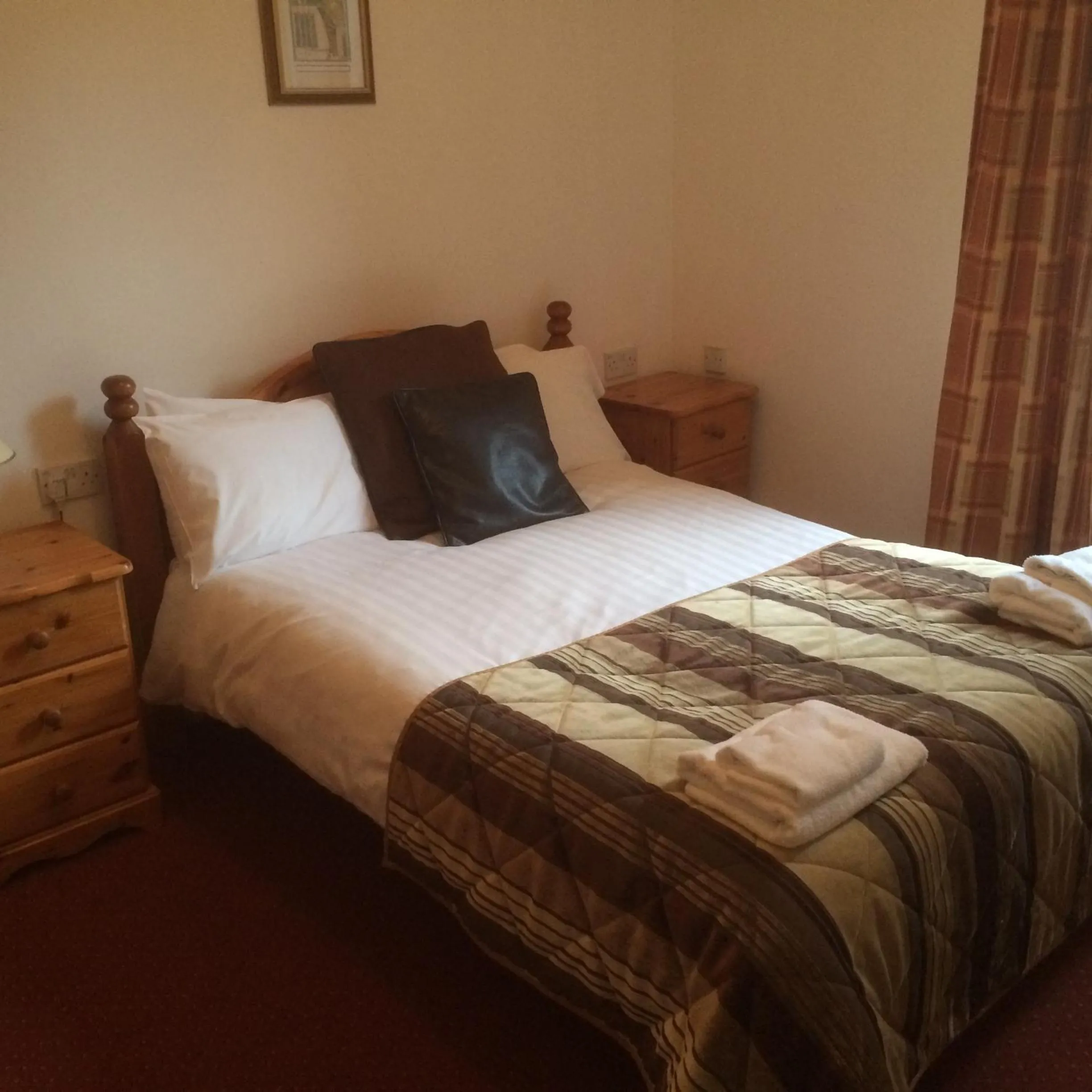 Bedroom, Bed in The Spinnaker Hotel