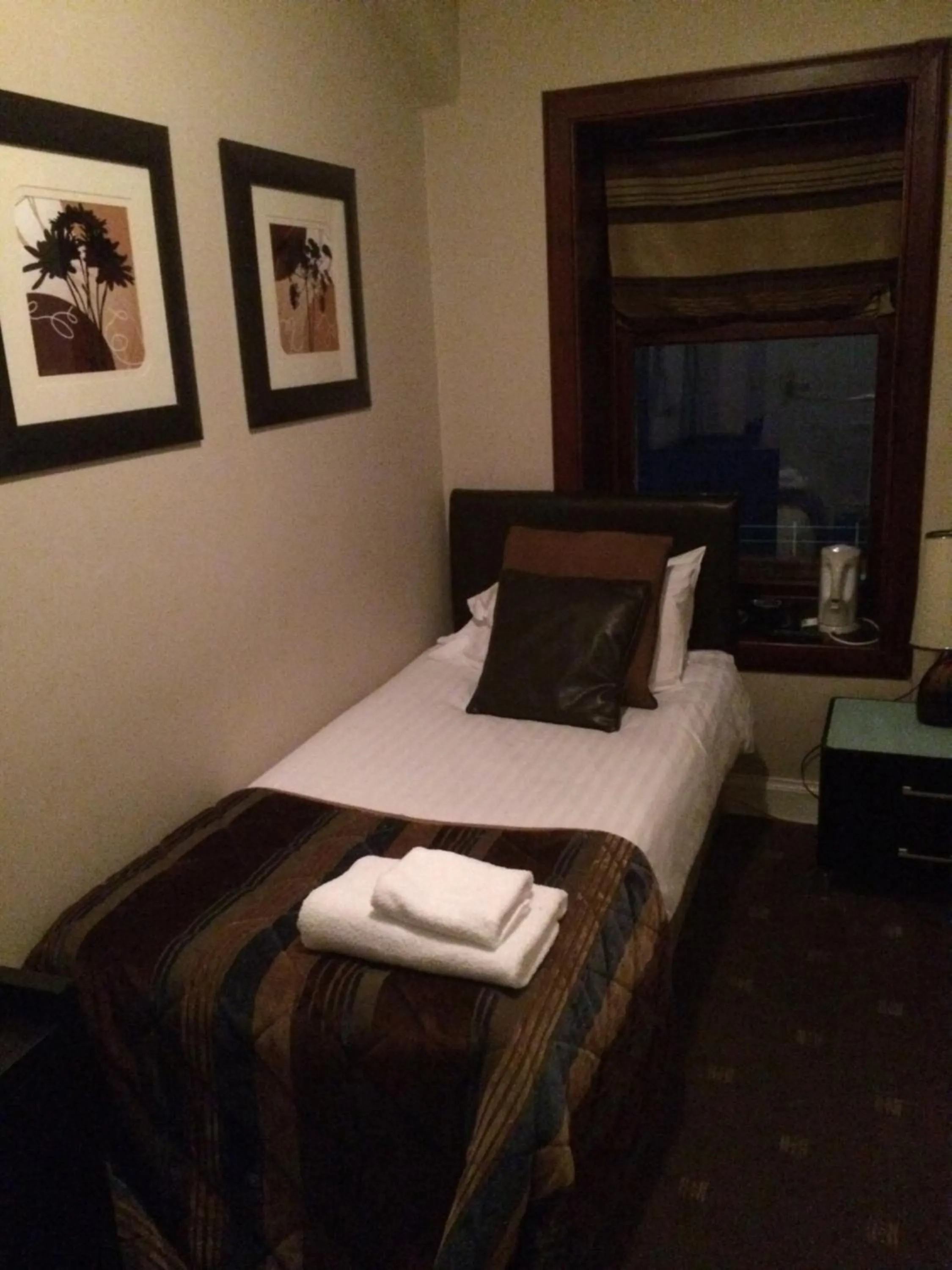 Bedroom, Bed in The Spinnaker Hotel