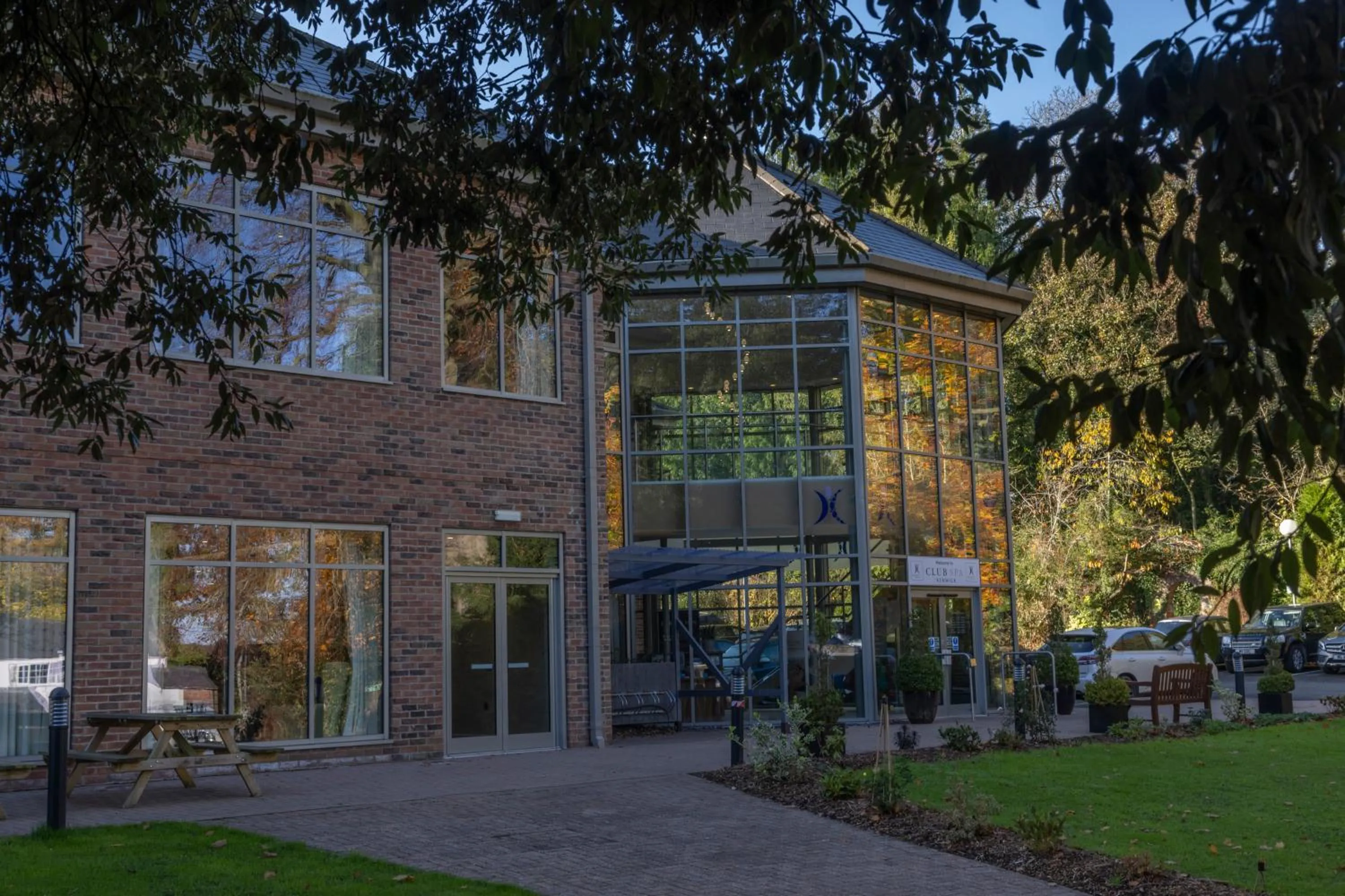 Property building in Best Western Plus Kenwick Park Hotel