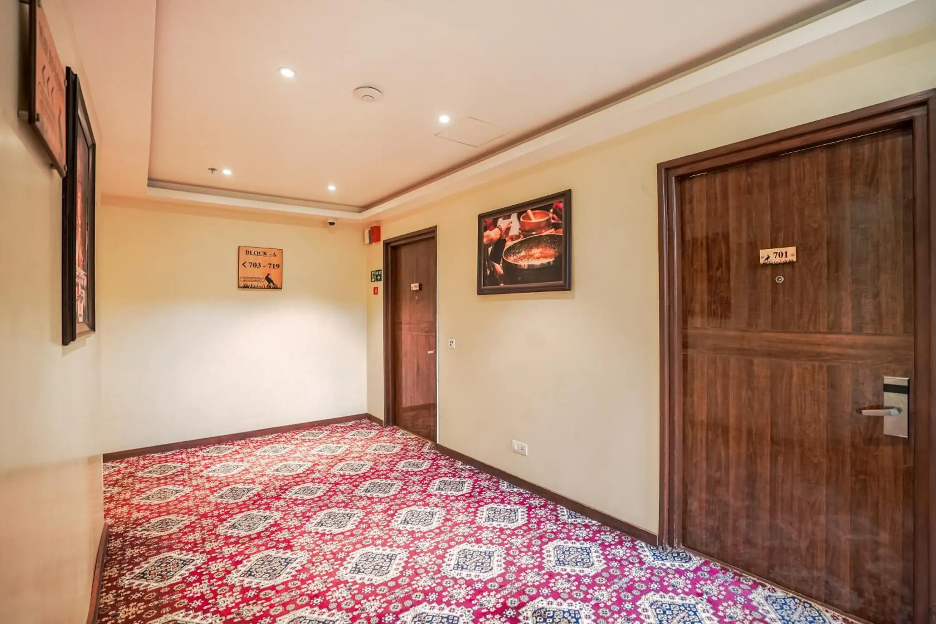 Lobby or reception in Aatmayog Luxury Manor By Blueko Hotels Lobby or reception in Aatmayog Luxury Manor By Blueko Hotels