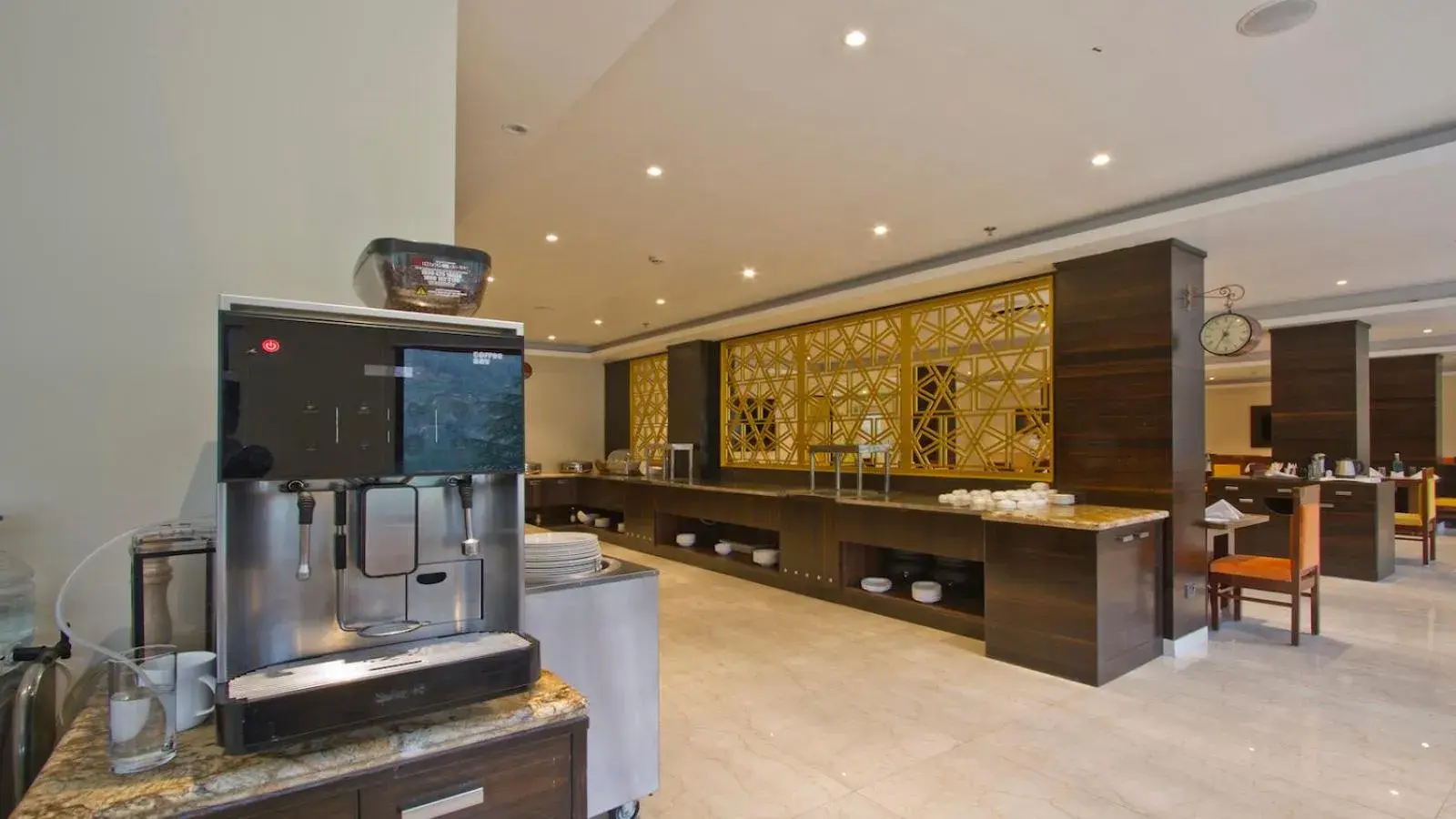 Buffet breakfast in Aatmayog Luxury Manor By Blueko Hotels Buffet breakfast in Aatmayog Luxury Manor By Blueko Hotels