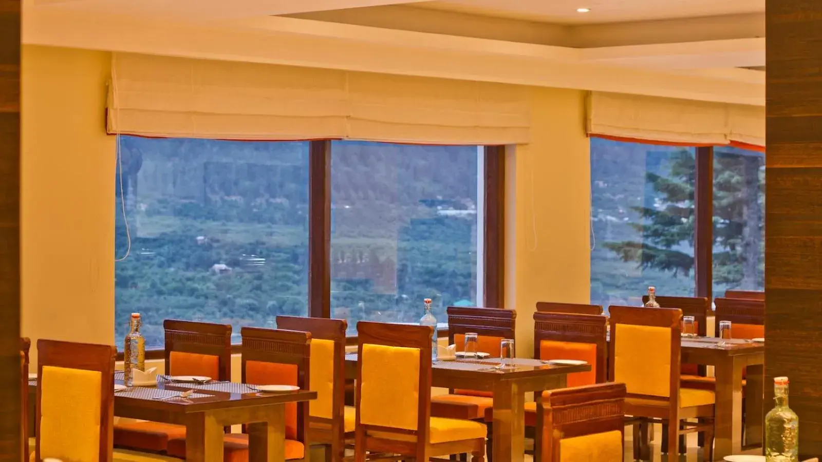 Restaurant/places to eat in Aatmayog Luxury Manor By Blueko Hotels Restaurant/places to eat in Aatmayog Luxury Manor By Blueko Hotels