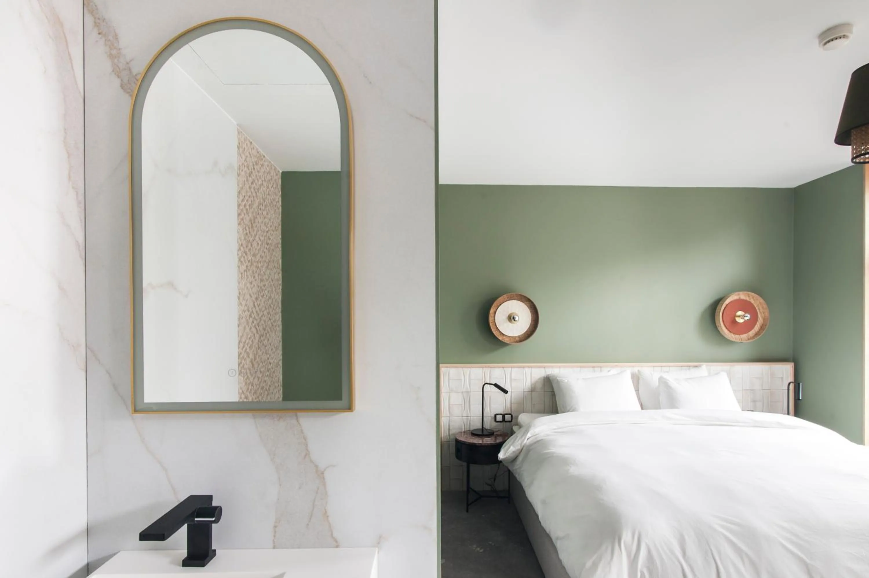 Photo of the whole room, Bed in L'Olivier