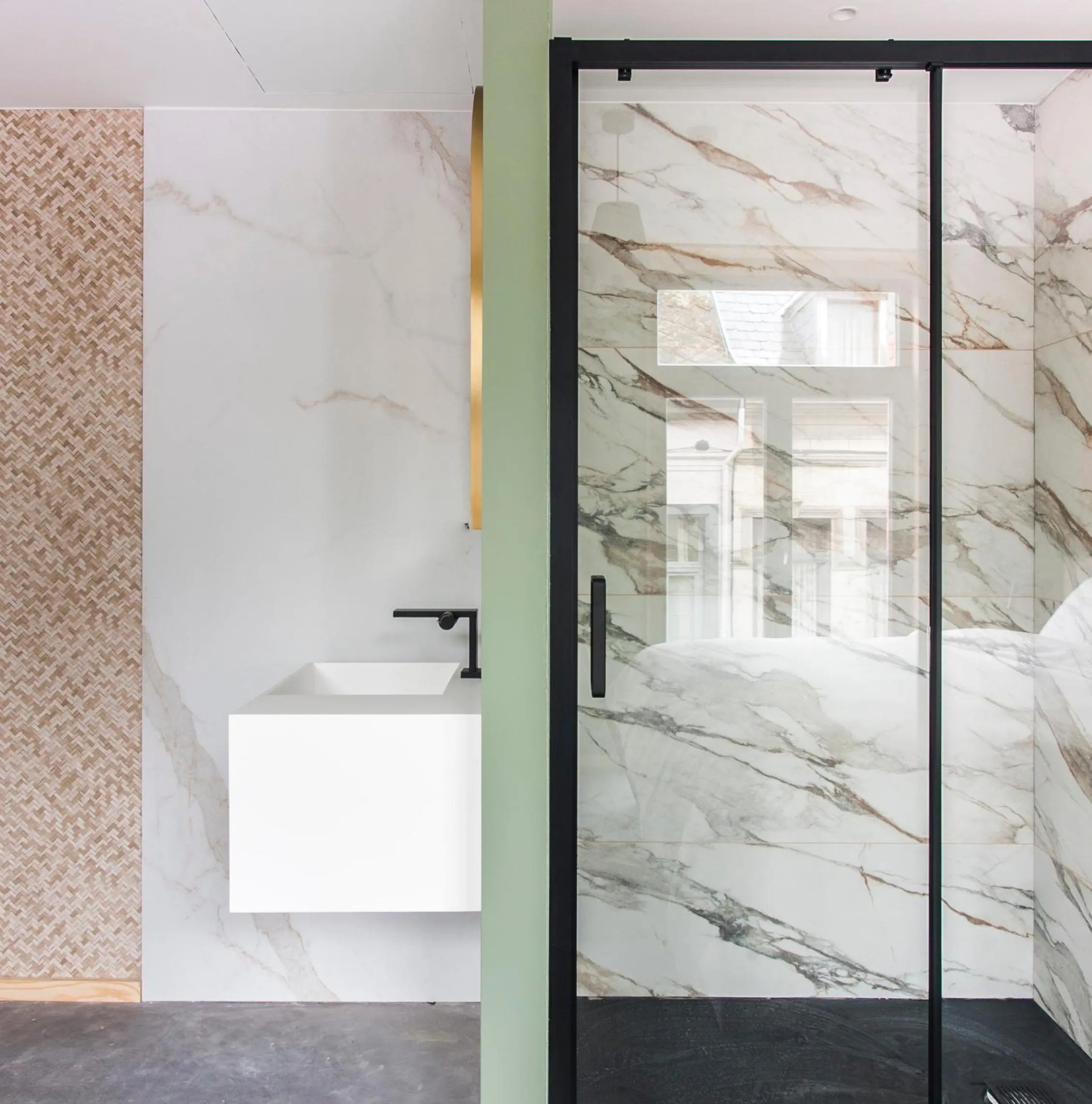 Bathroom in L'Olivier